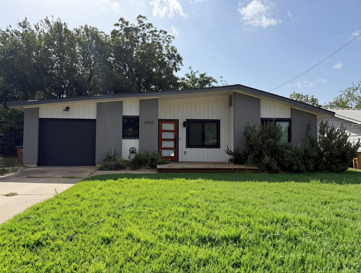 4703 Surrey Dr Property Photo 1