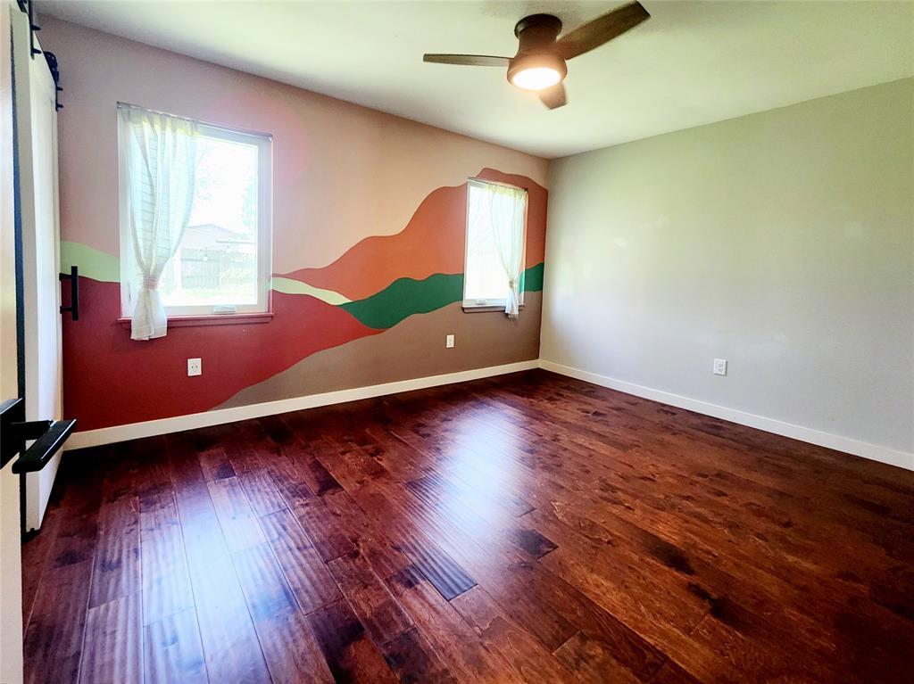 4703 Surrey Dr Property Photo 7
