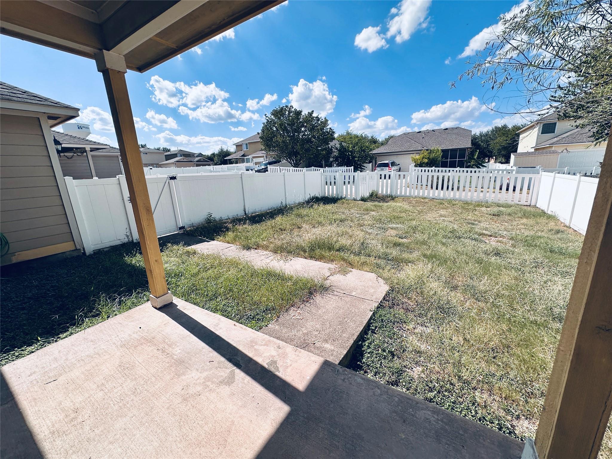 408 Yucca House Dr Property Photo 3