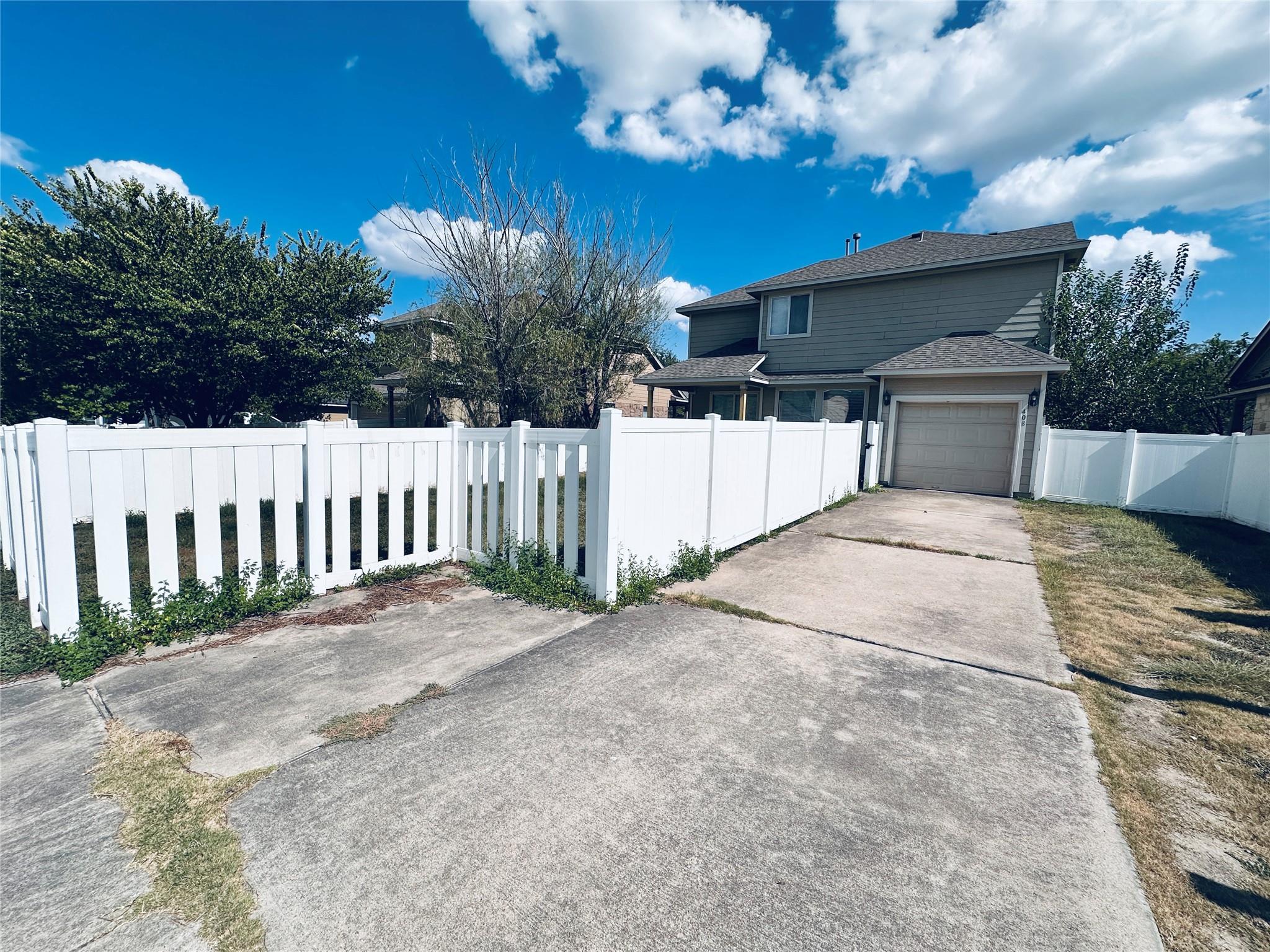 408 Yucca House Dr Property Photo 4