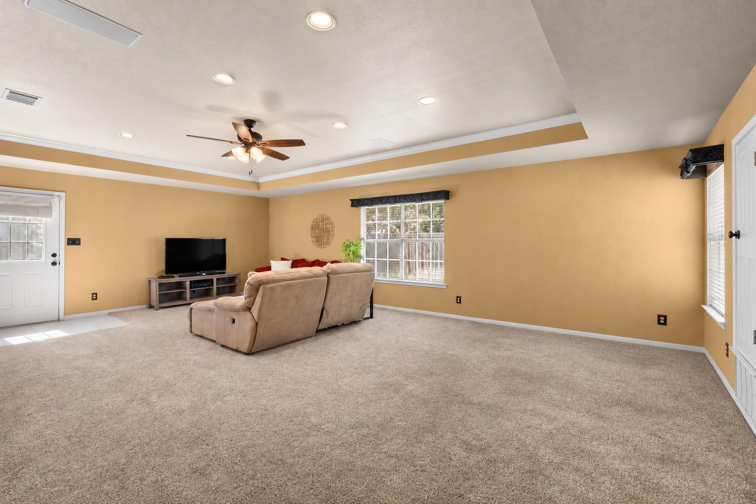 819 Blue Spring Cir Property Photo 18