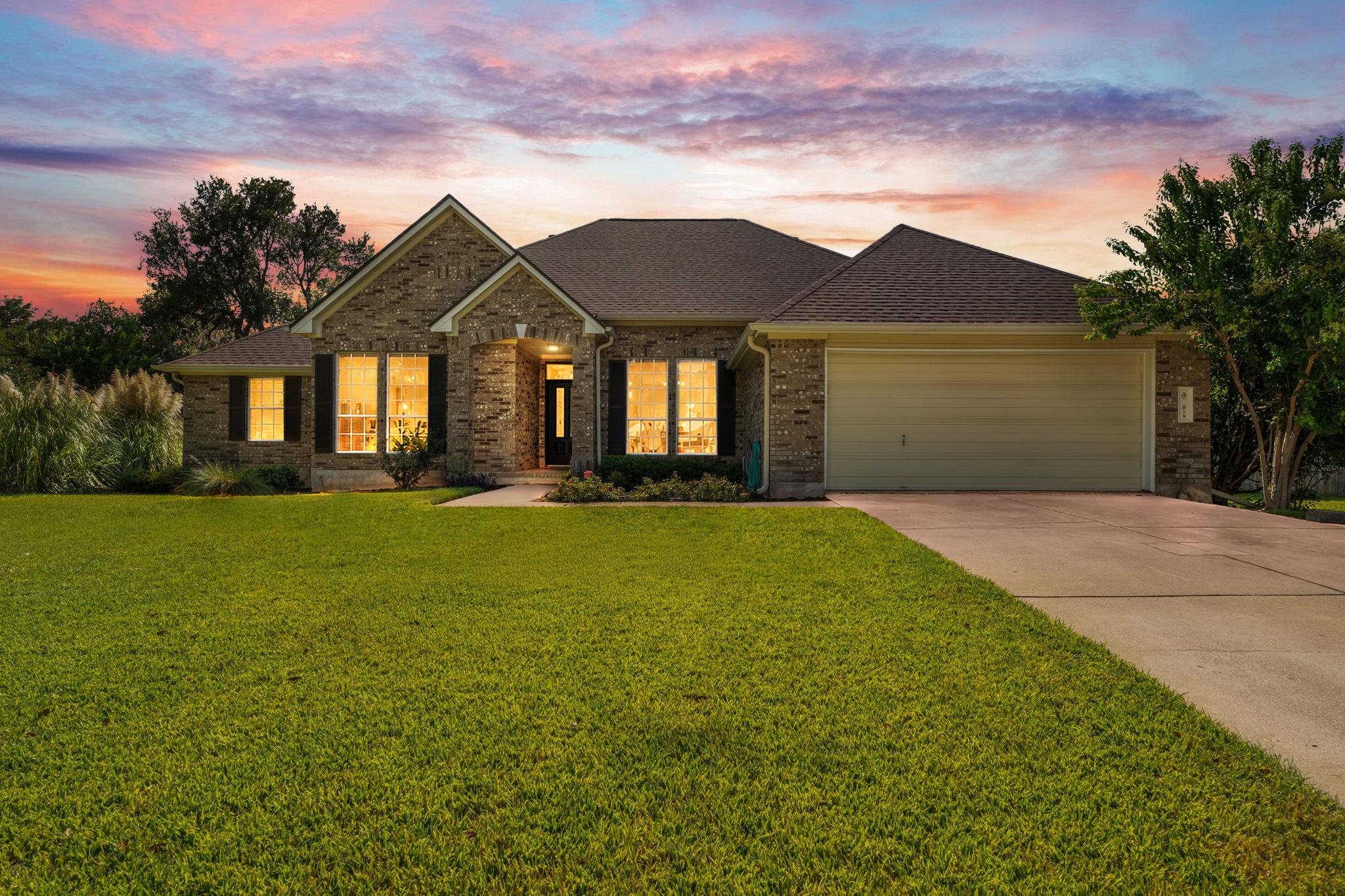819 Blue Spring Cir Property Photo 24
