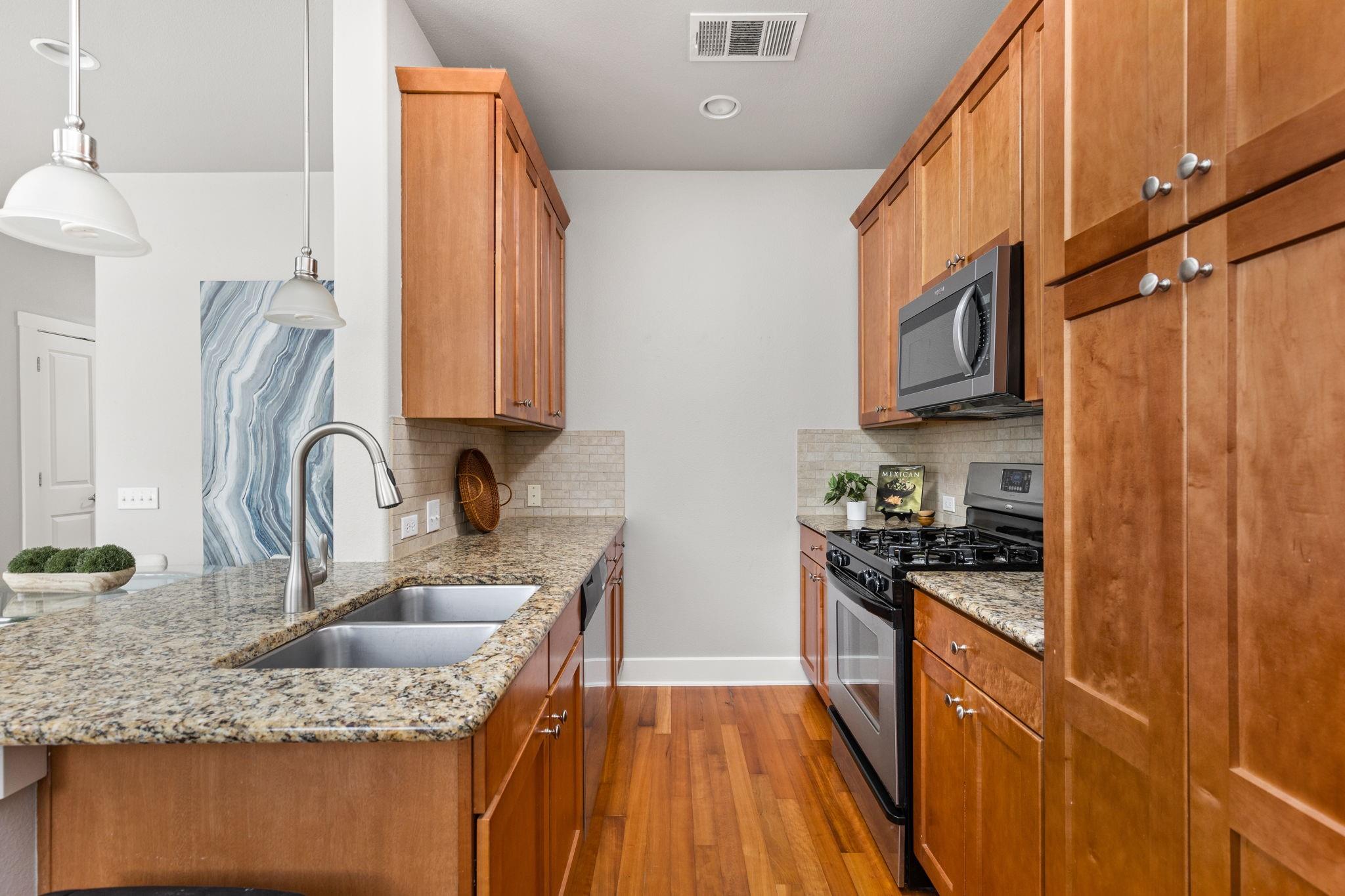 1601 Miriam Ave 304 Property Photo 15