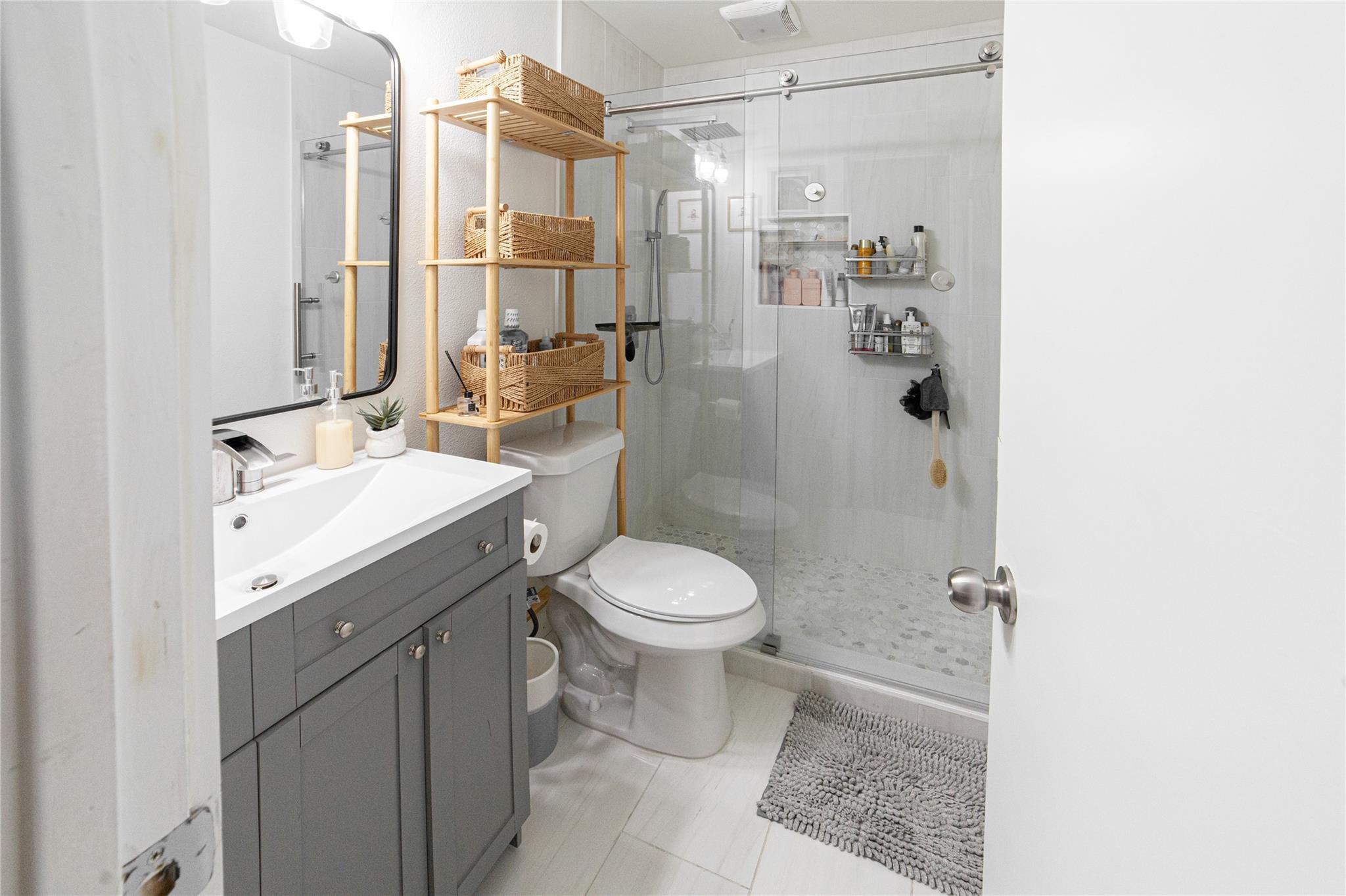 1415 Mearns Meadow Blvd Property Photo 8