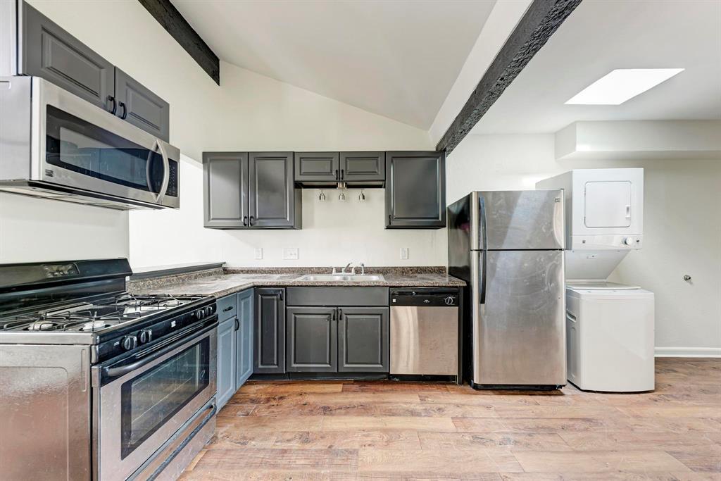 1010 W 23rd St #2 Property Photo 1