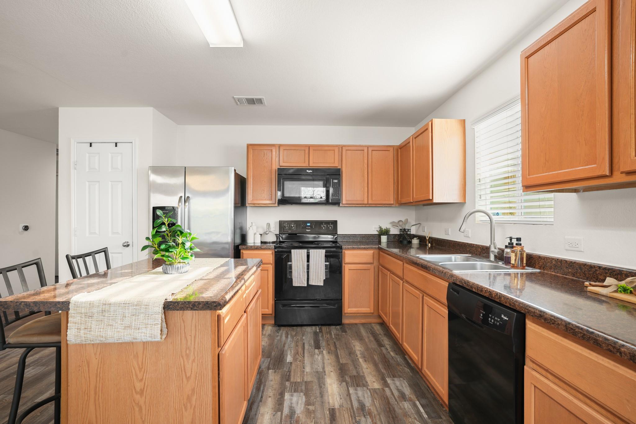 9421 China Rose Dr Property Photo 3