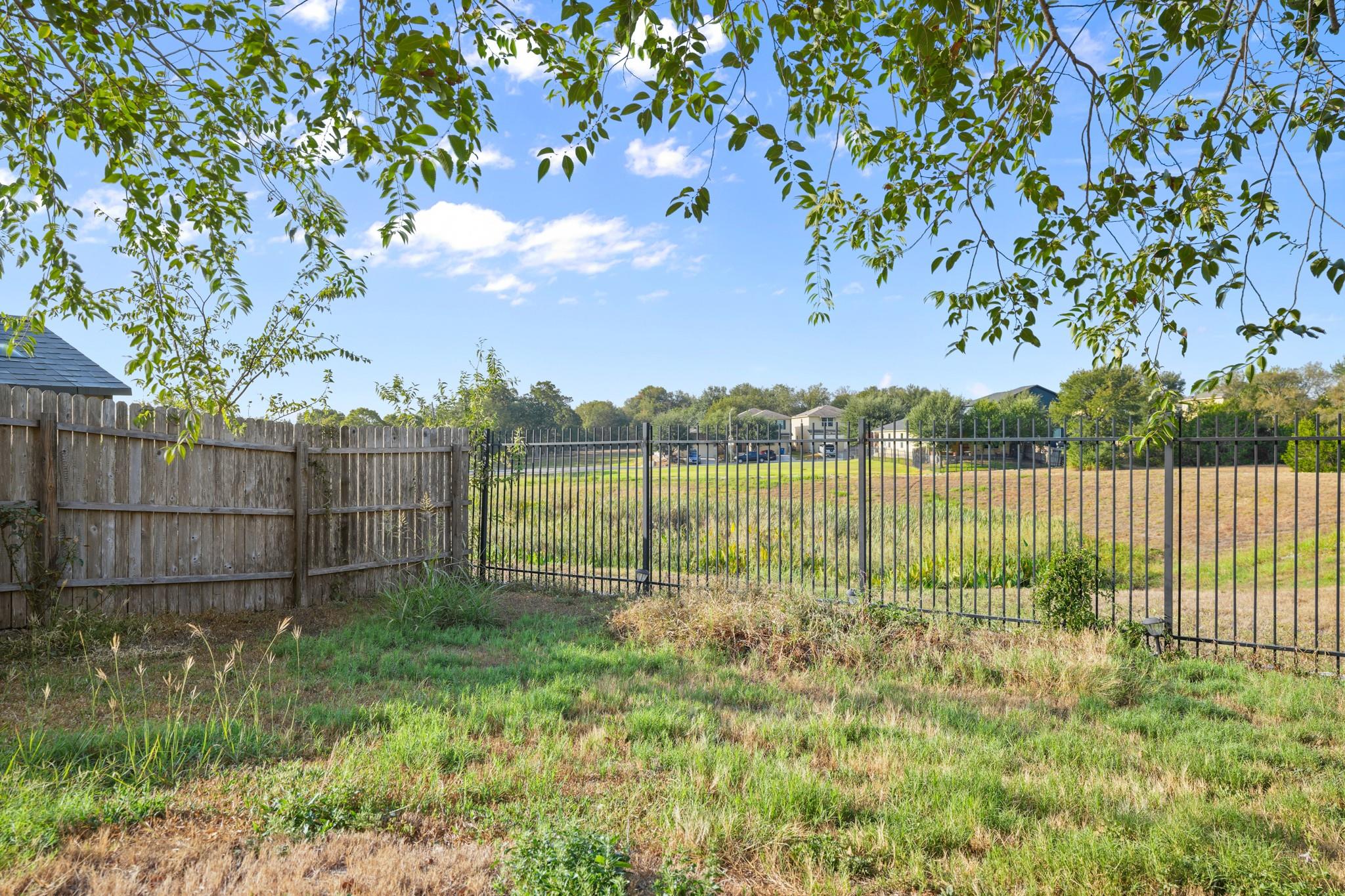 9421 China Rose Dr Property Photo 22