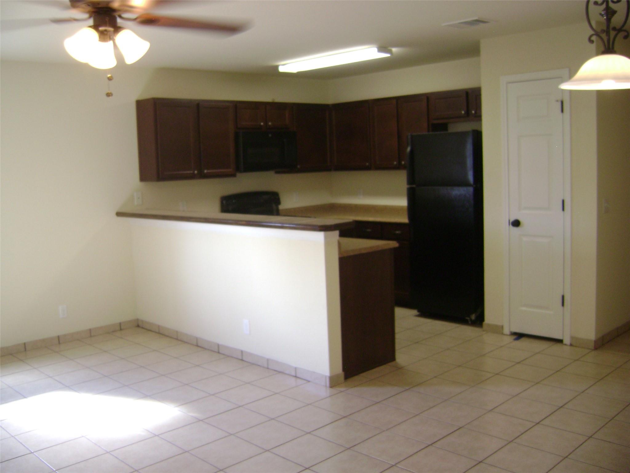 2507 Oak Ln Property Photo 3