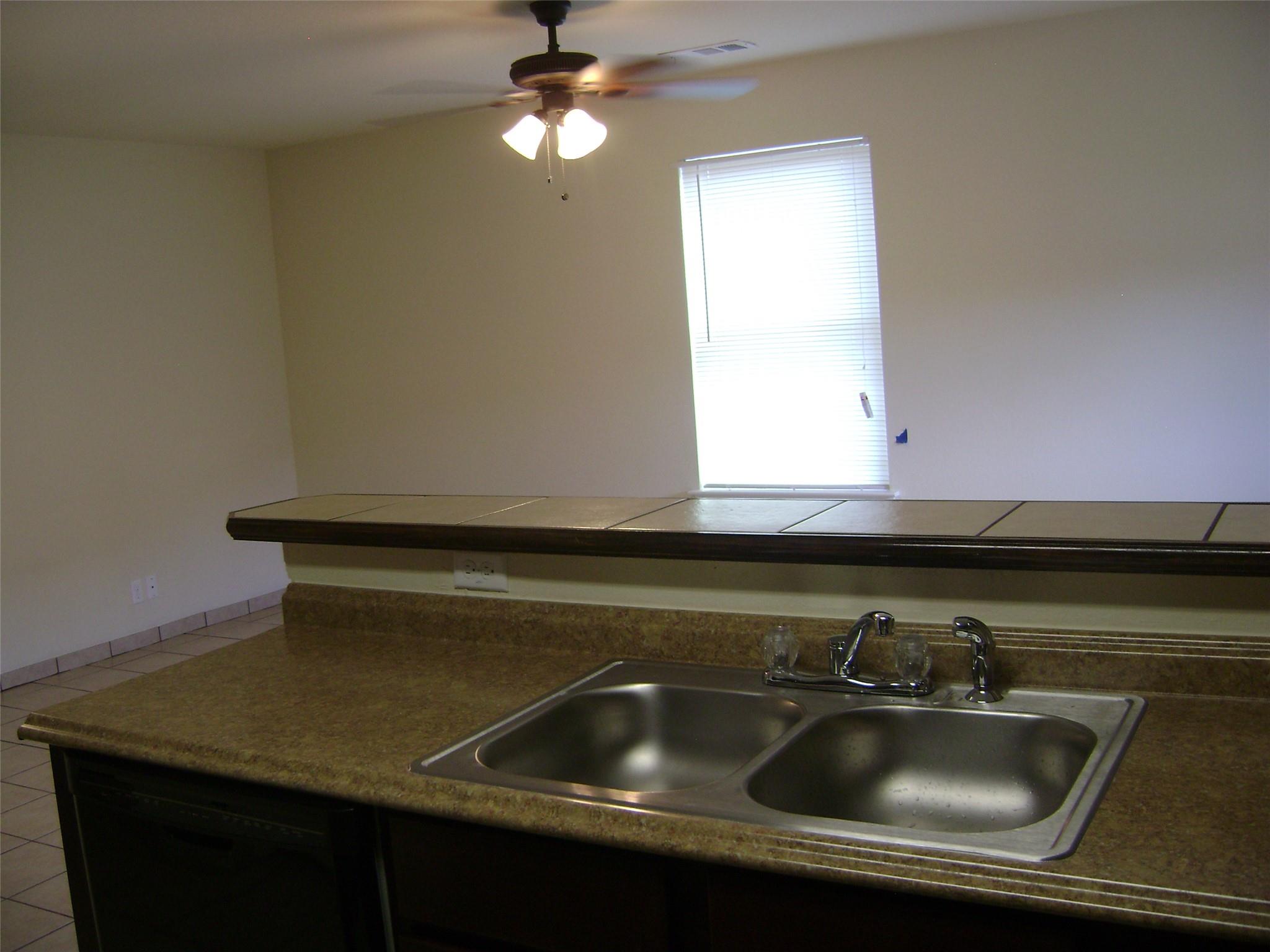 2507 Oak Ln Property Photo 4