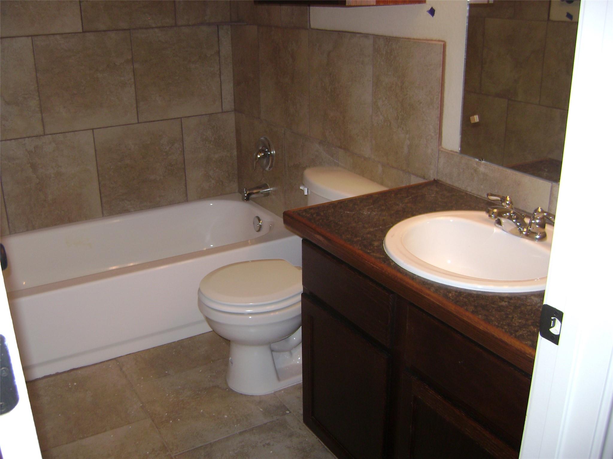 2507 Oak Ln Property Photo 8
