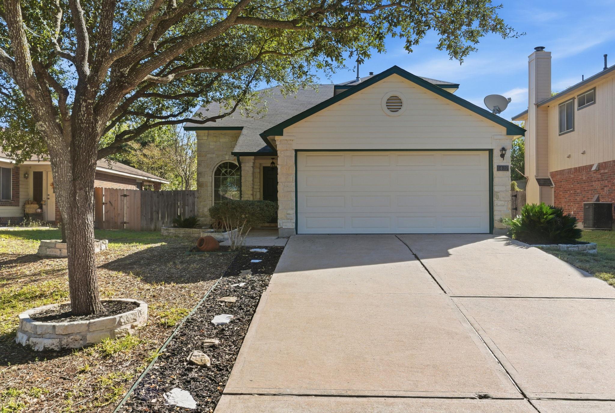 1437 Thibodeaux Dr Property Photo 1
