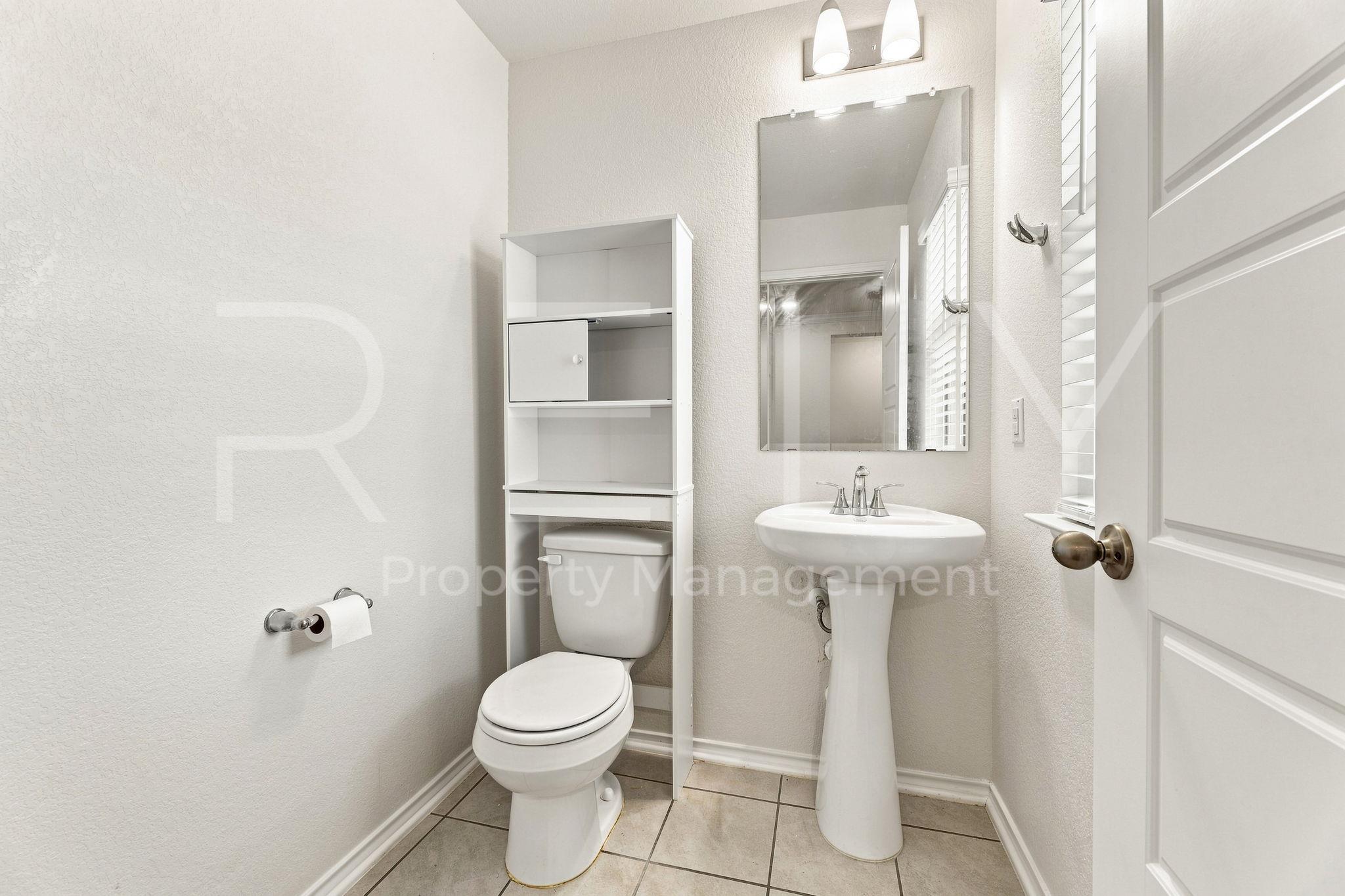 521 Colonel Mcnally Cv Property Photo 6