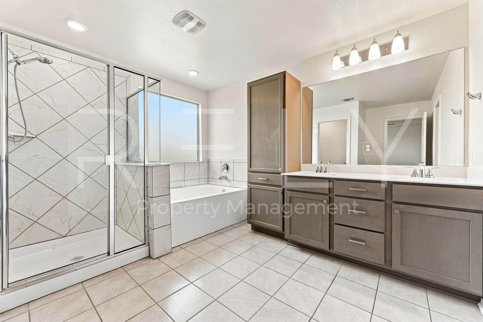 521 Colonel Mcnally Cv Property Photo 24