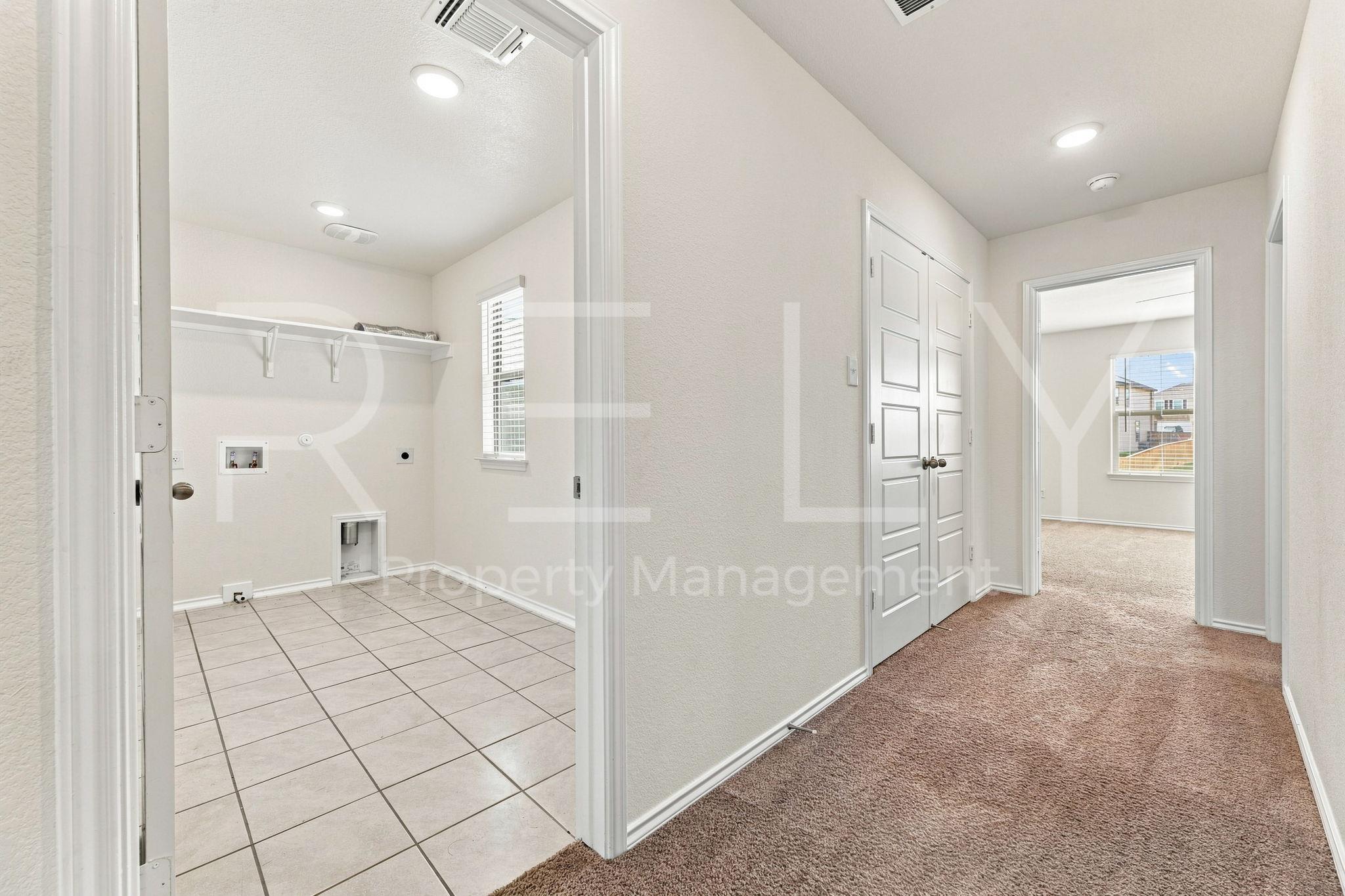 521 Colonel Mcnally Cv Property Photo 27