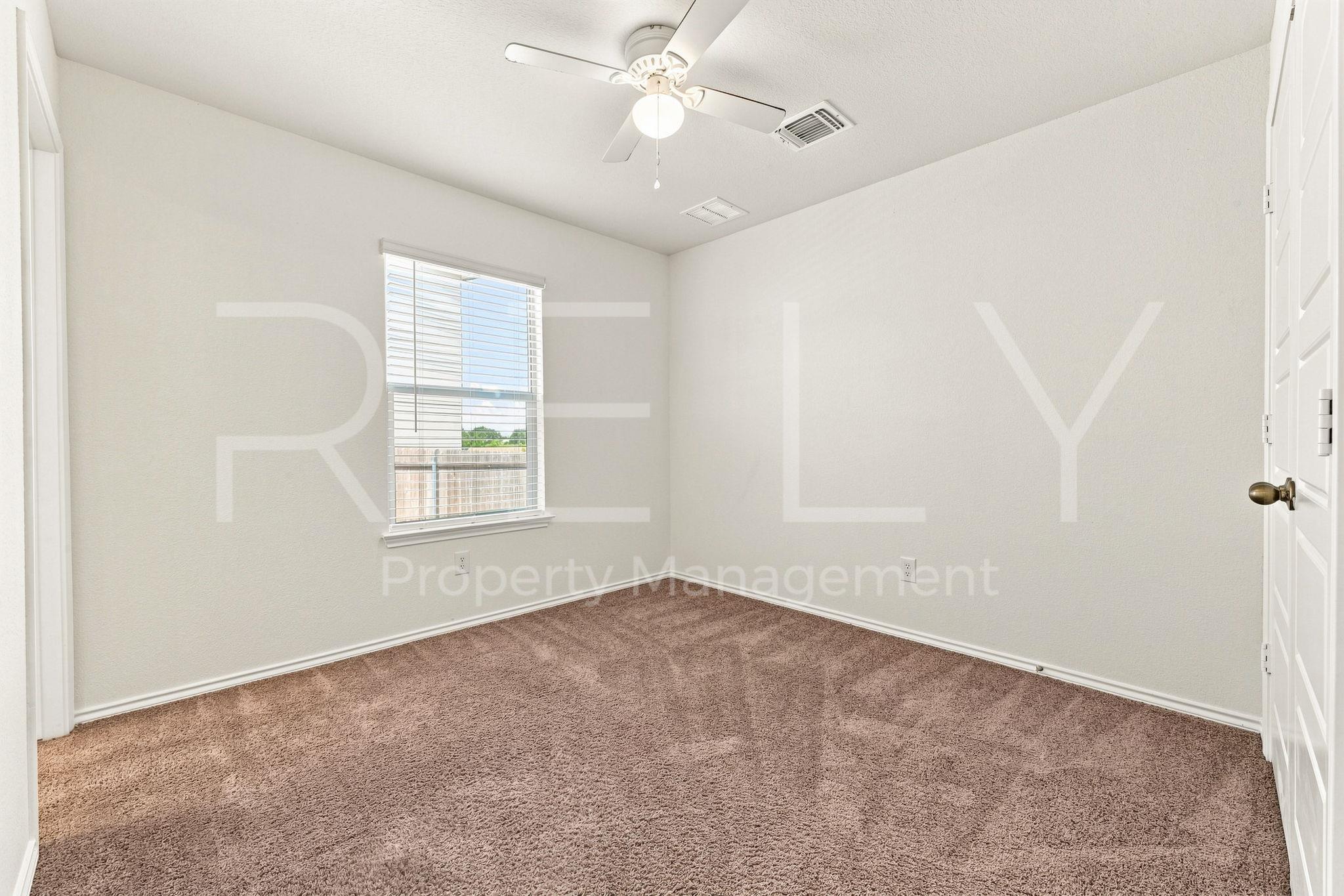 521 Colonel Mcnally Cv Property Photo 29