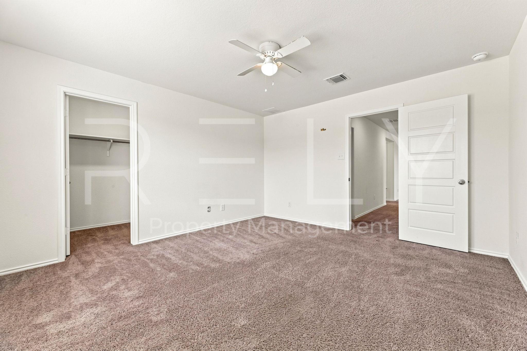 521 Colonel Mcnally Cv Property Photo 32