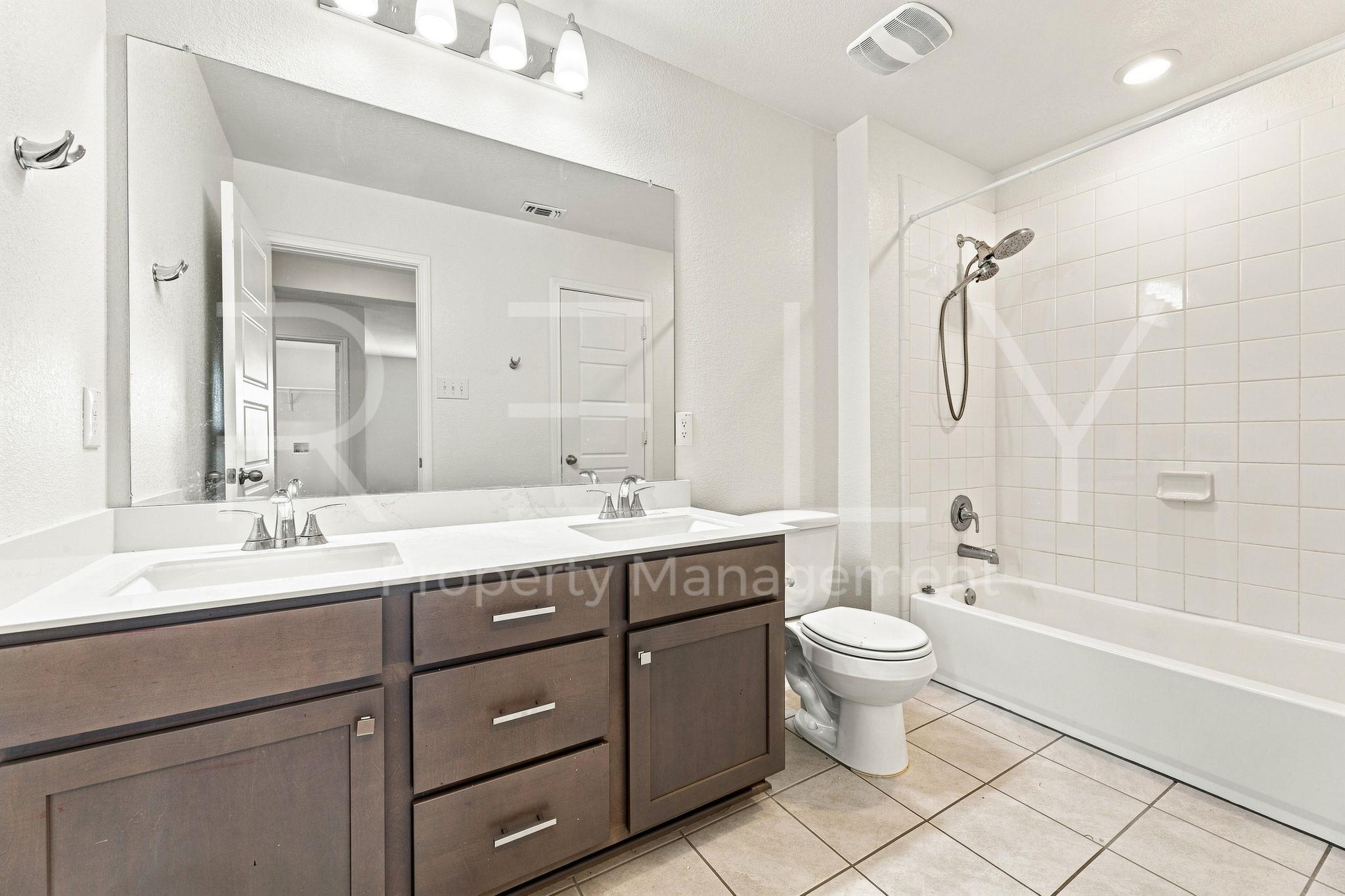 521 Colonel Mcnally Cv Property Photo 35