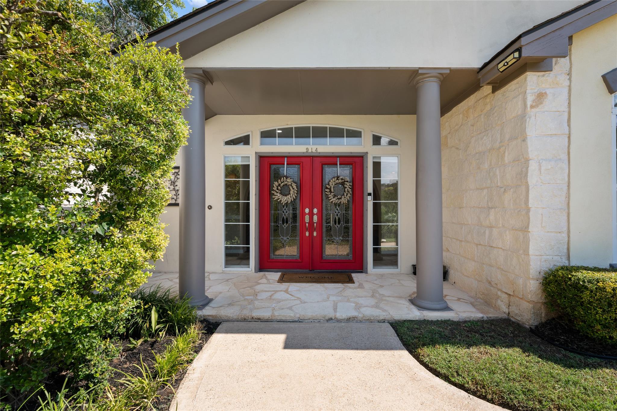 914 Challenger None Property Photo 3