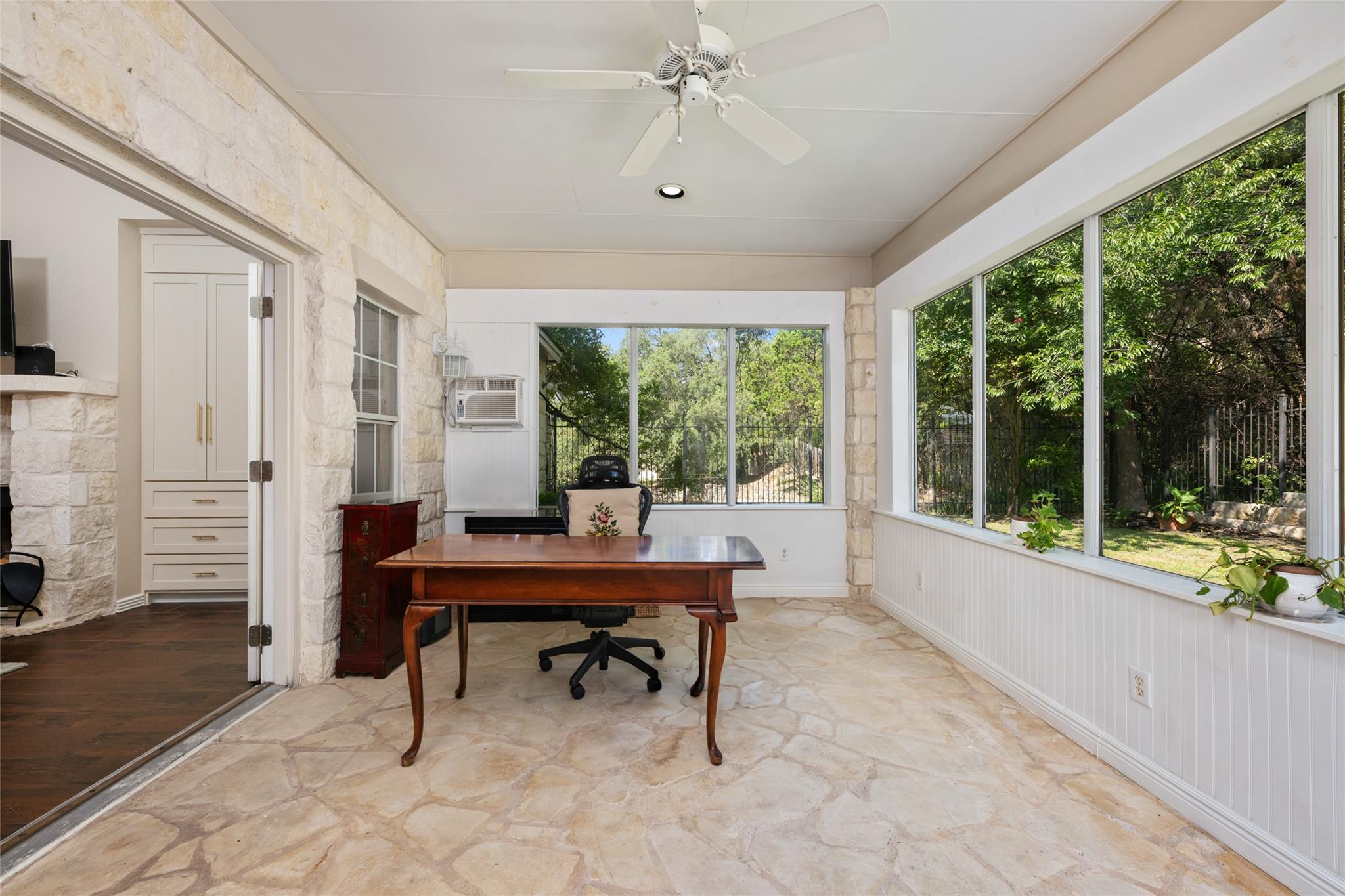 914 Challenger None Property Photo 30