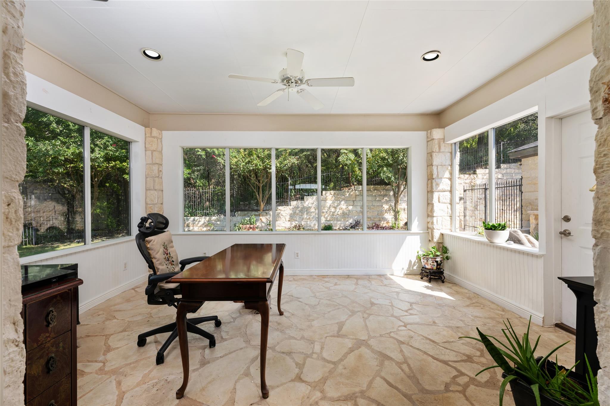 914 Challenger None Property Photo 31