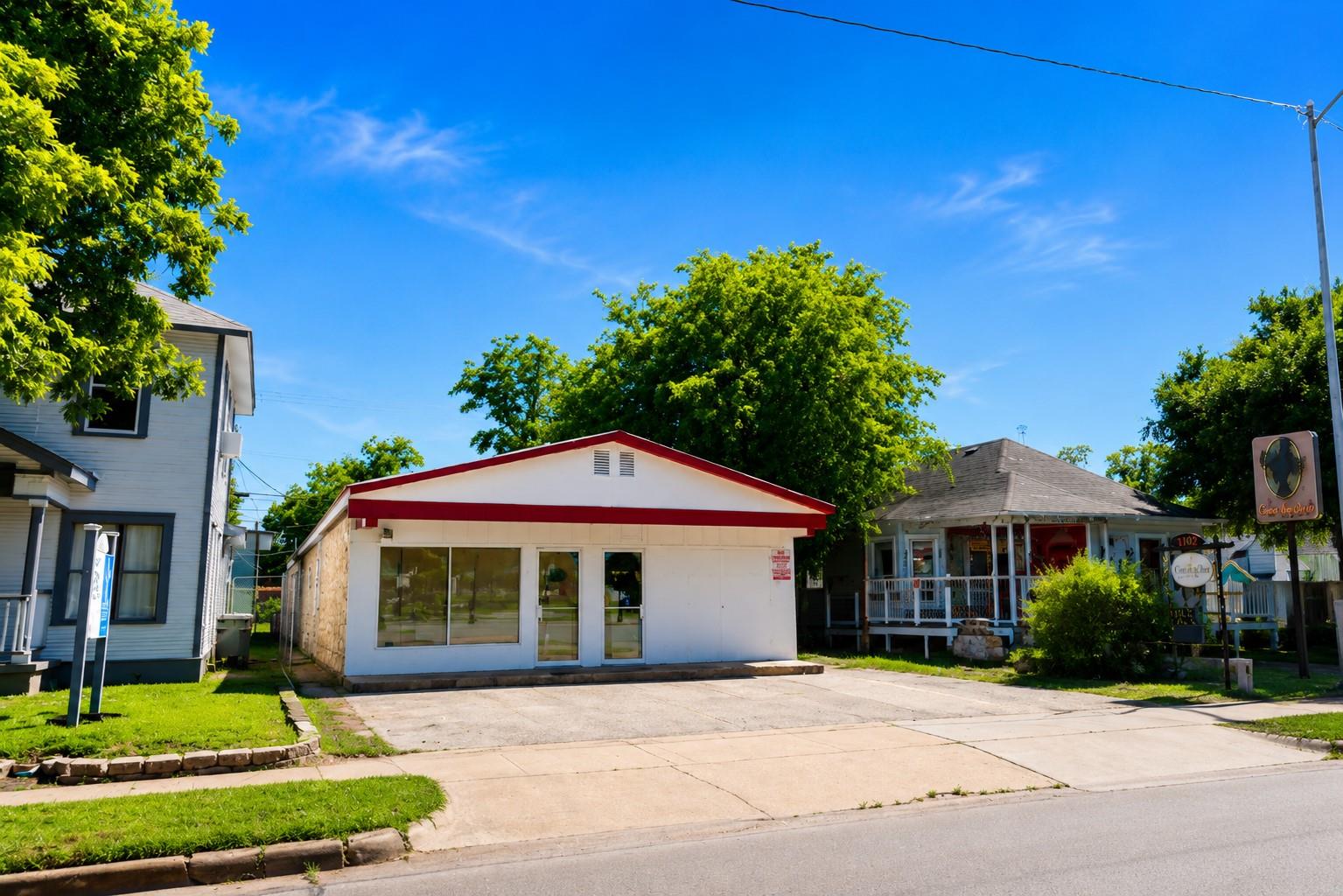 2113 E Cesar Chavez St Property Photo 4