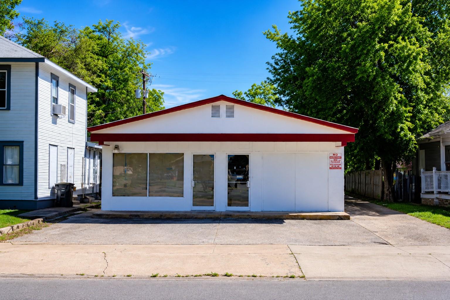 2113 E Cesar Chavez St Property Photo 8
