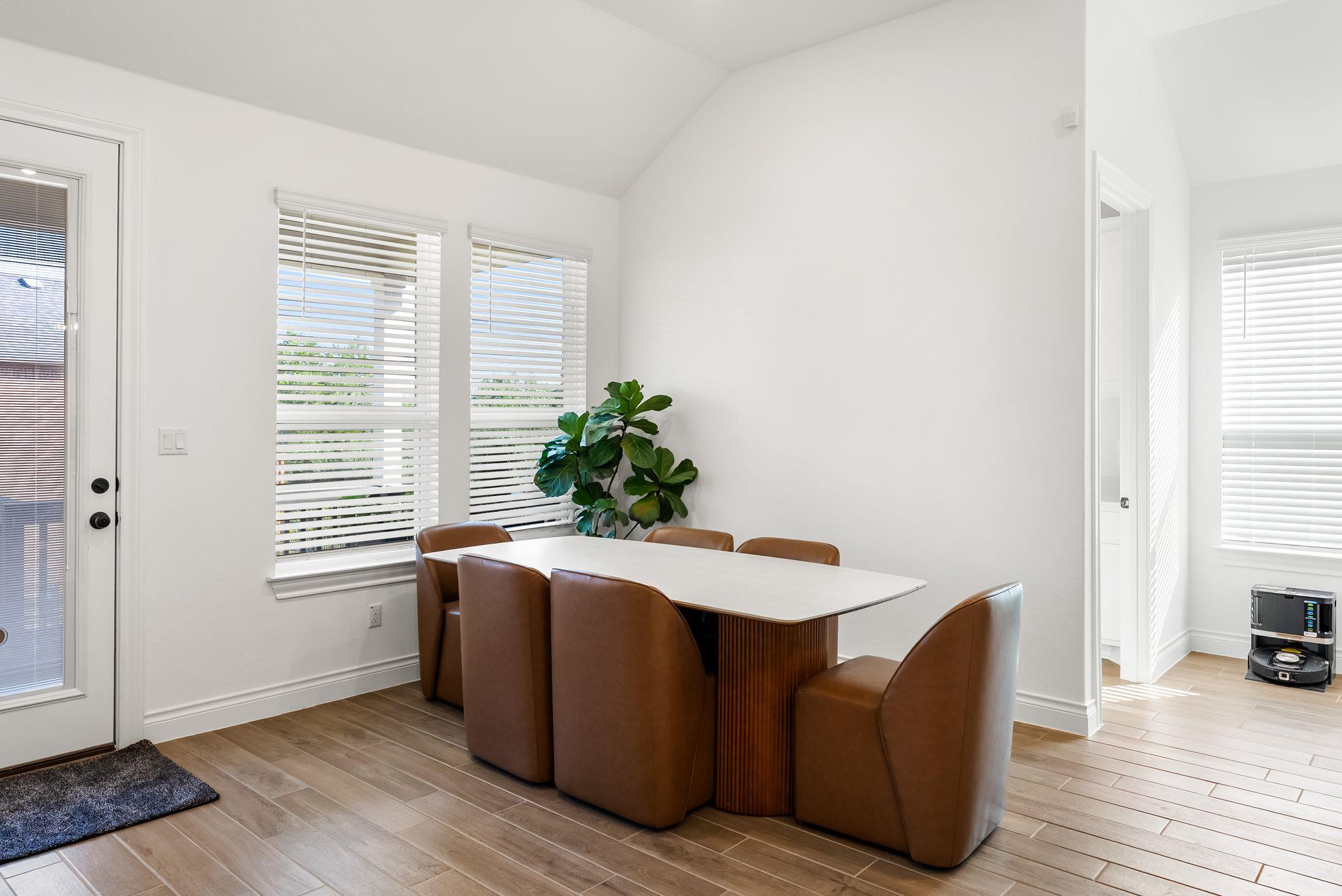 1301 White Daisy Ln Property Photo 11