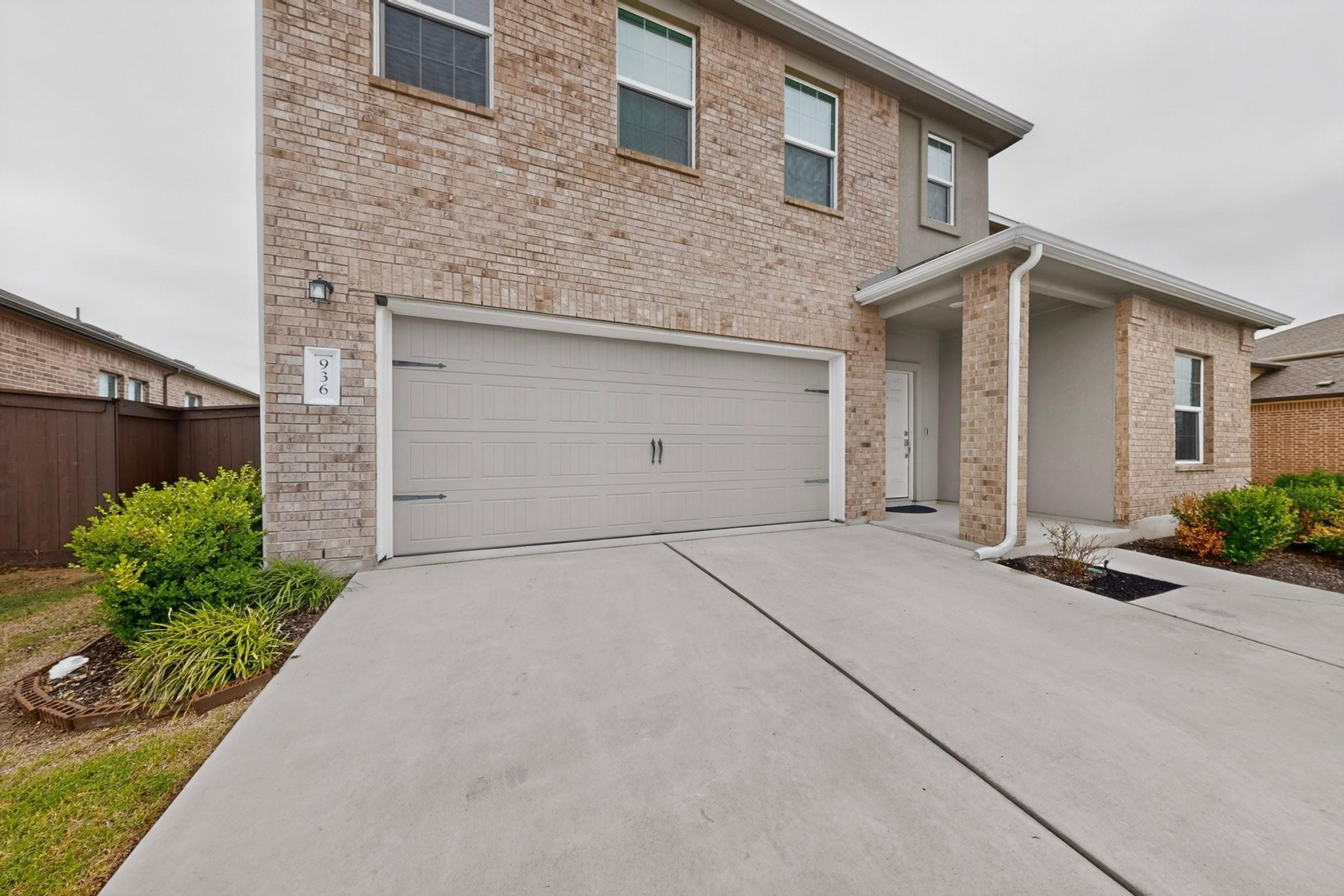936 Mallow Rd Property Photo 3