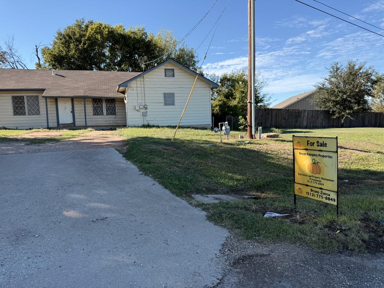 1750 Groesbeck St Property Photo 1