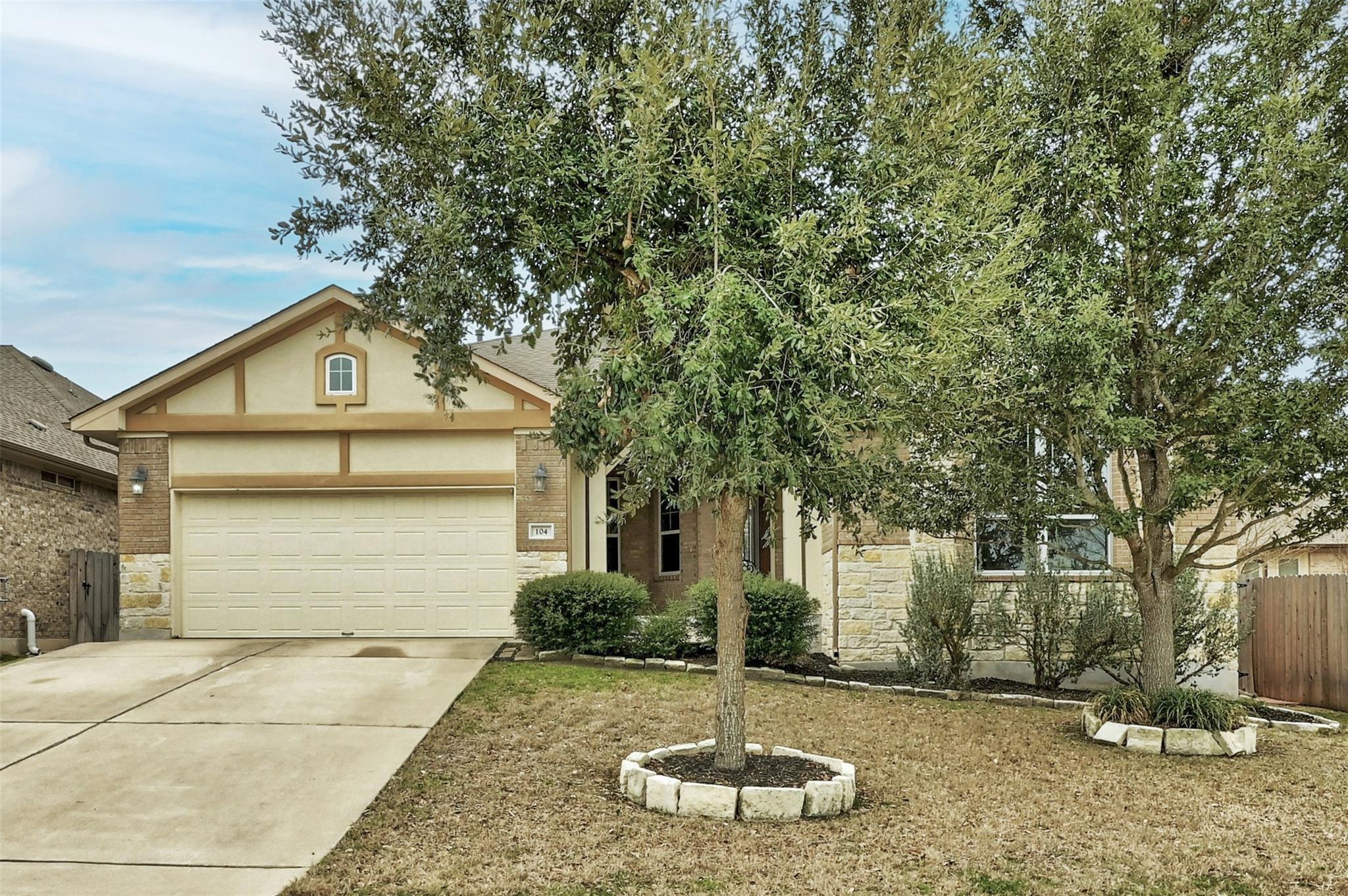 104 Turvey Cv Property Photo 3