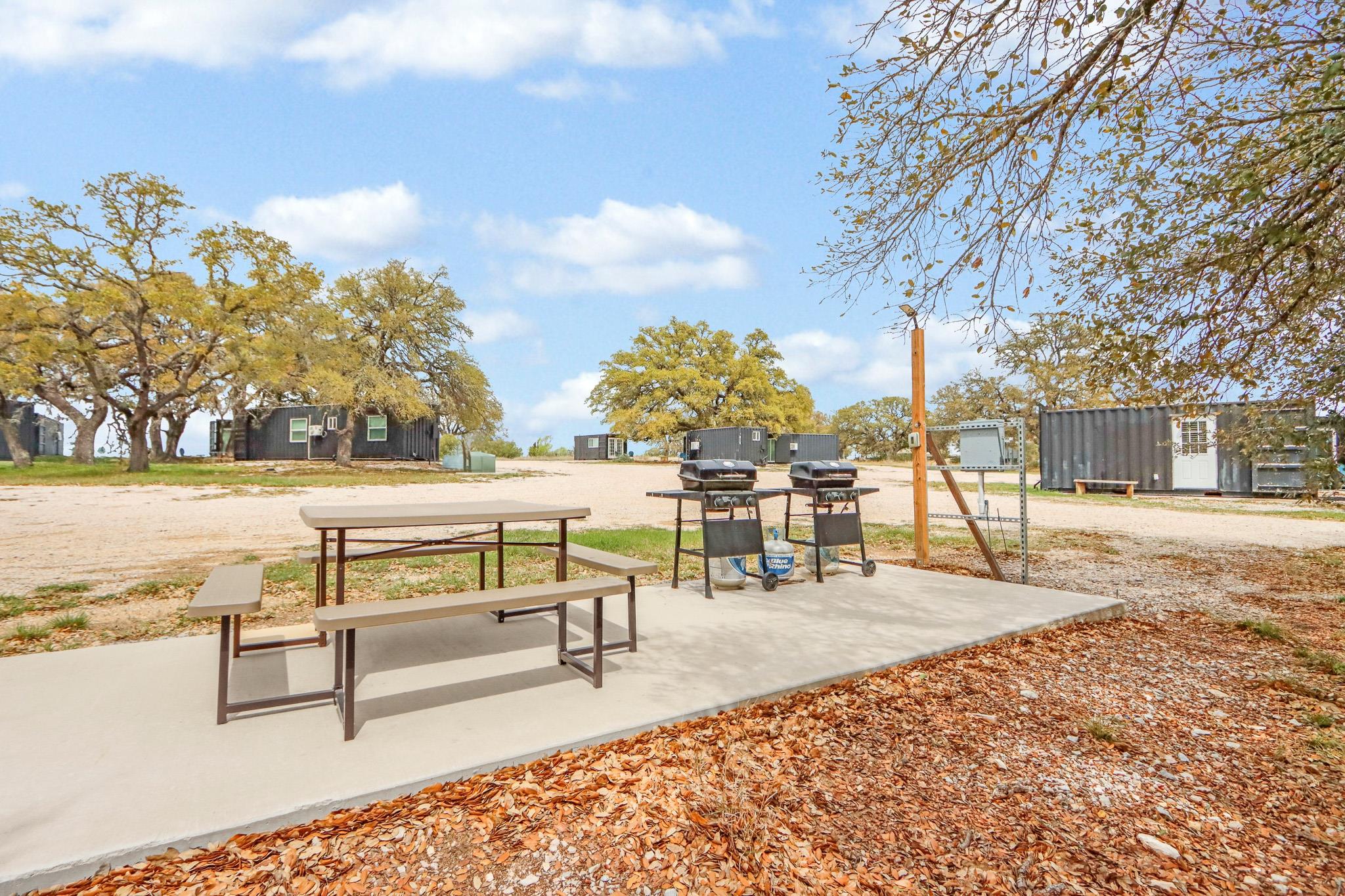 8502 E Us 290 None Property Photo 34