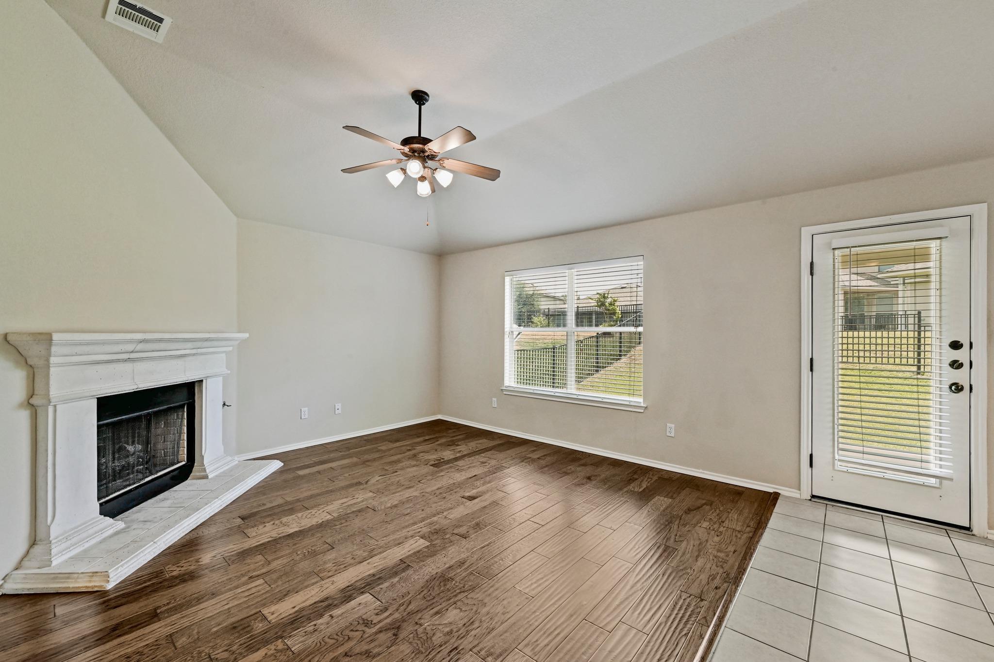 49 White Magnolia Cir Property Photo 5