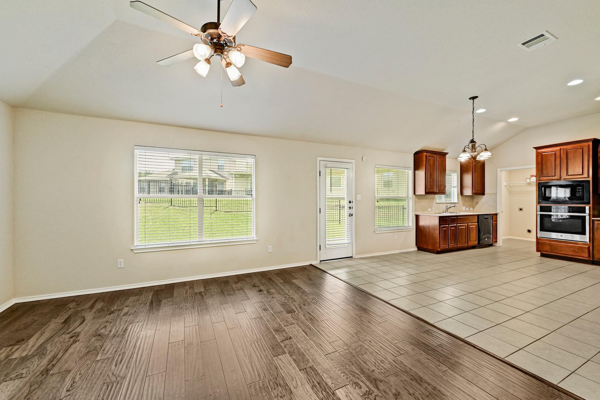 49 White Magnolia Cir Property Photo 8