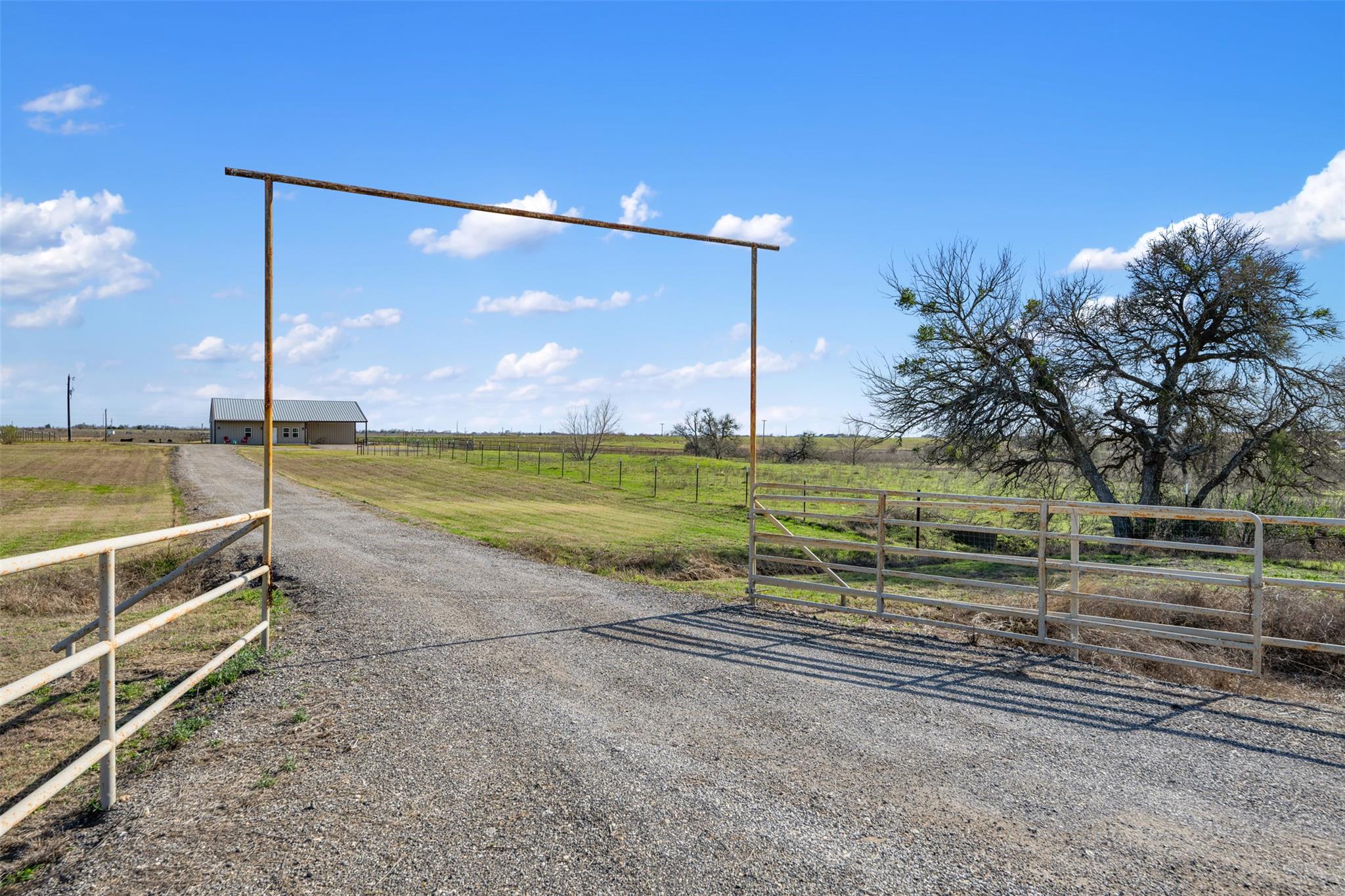 700 County Road 466 Property Photo 5
