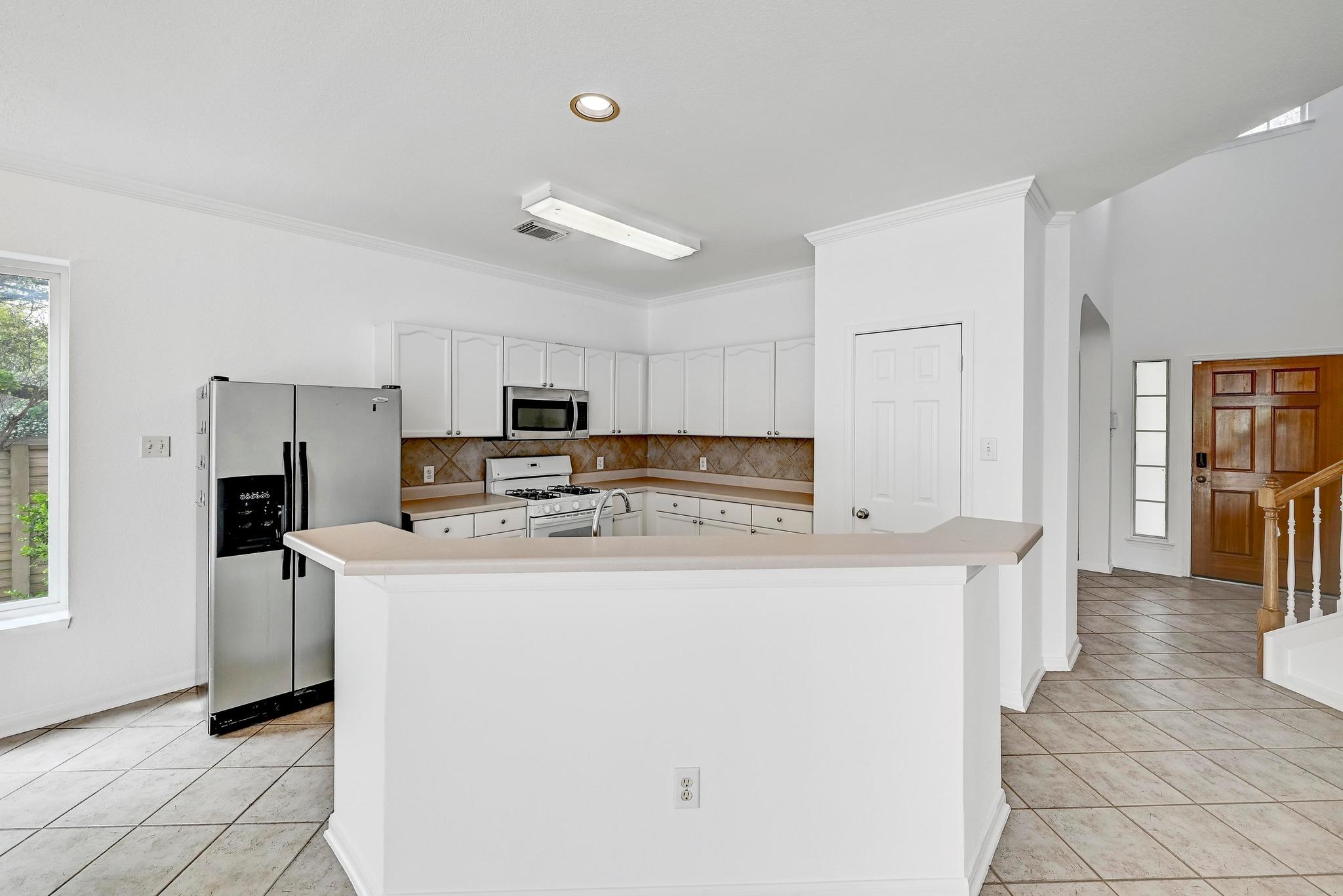 13401 Lamplight Village Ave Property Photo 8