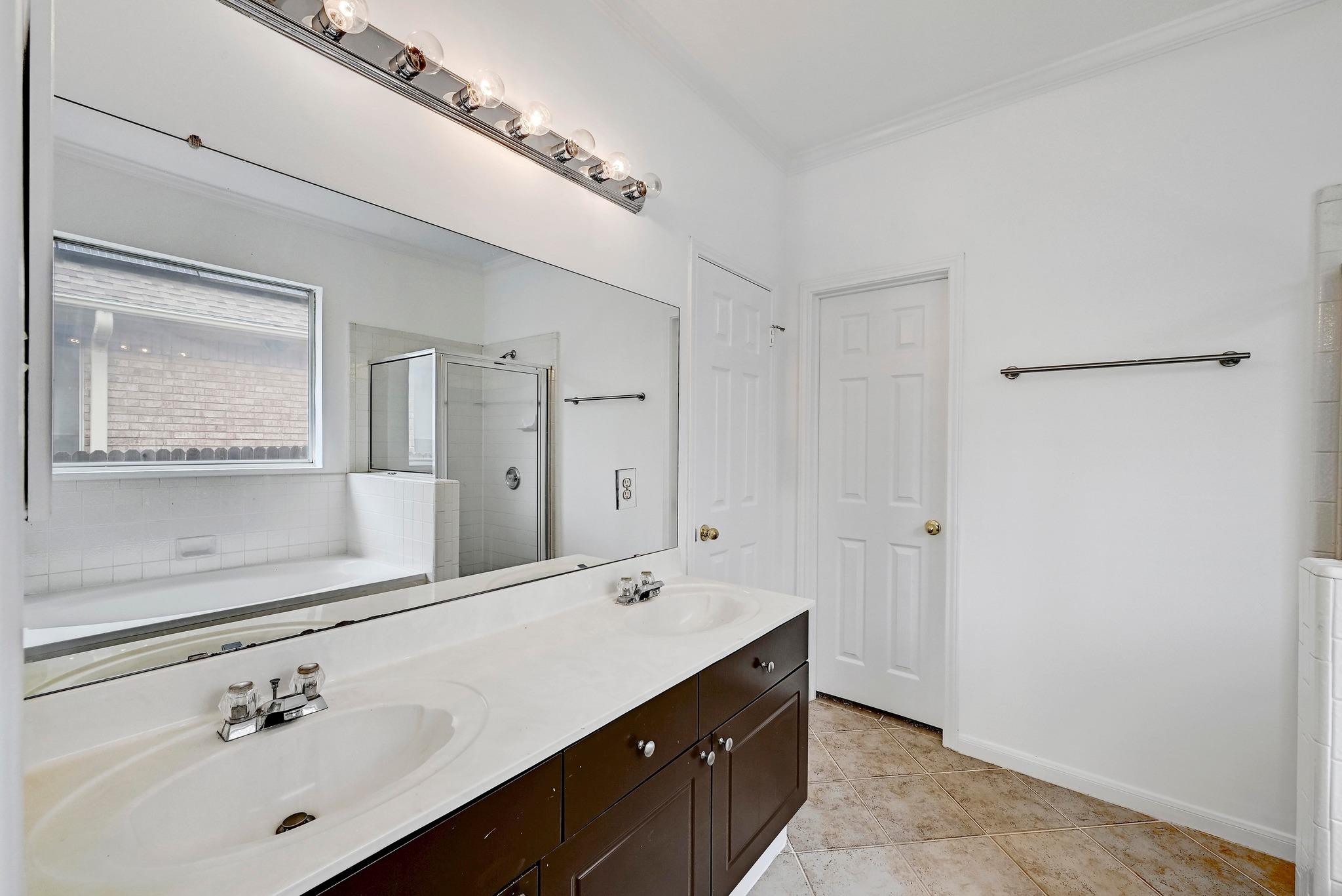 13401 Lamplight Village Ave Property Photo 15