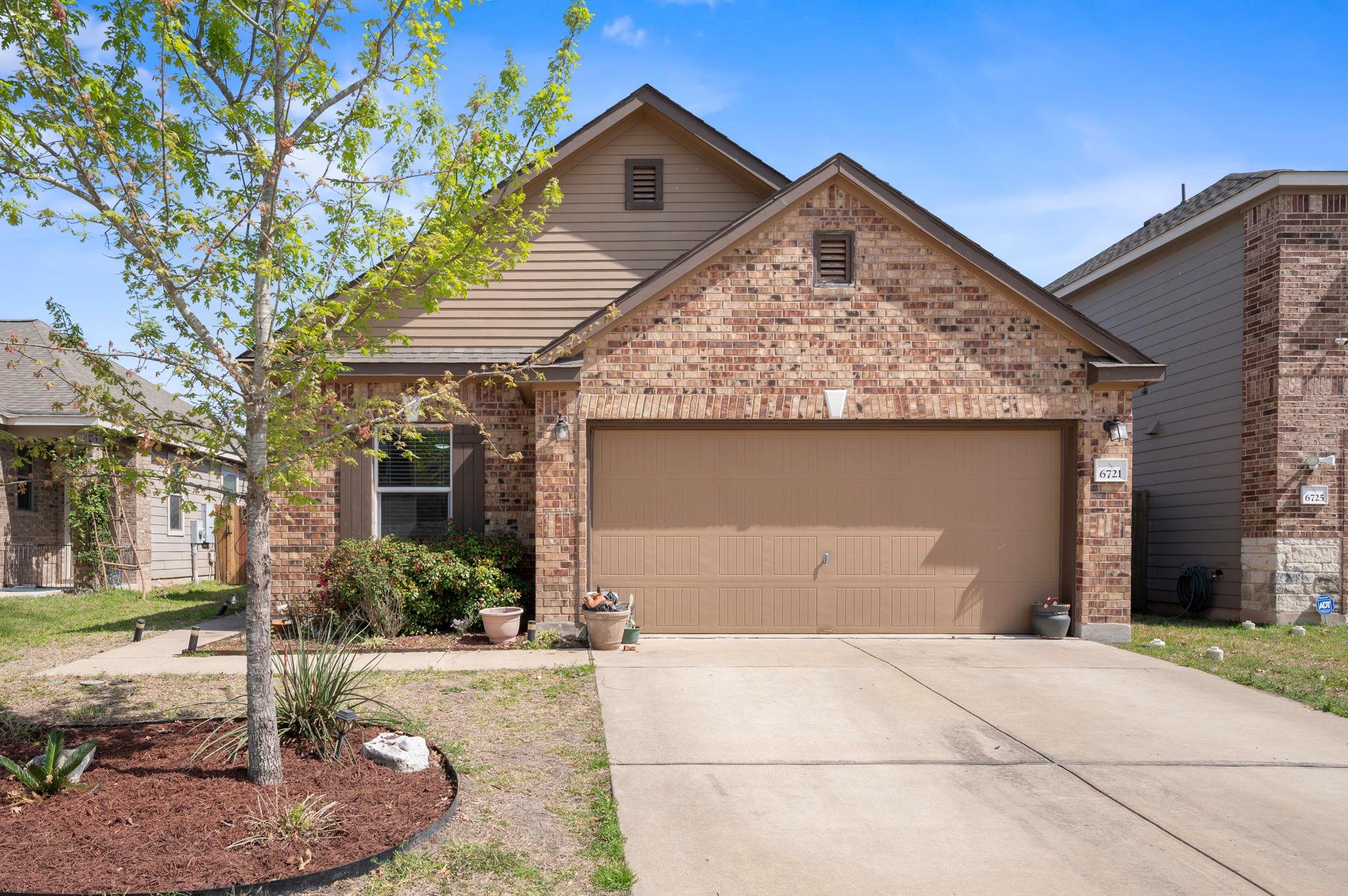 6721 Moores Ferry Dr Property Photo