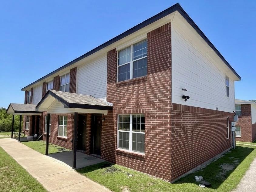 809 Industrial Ave