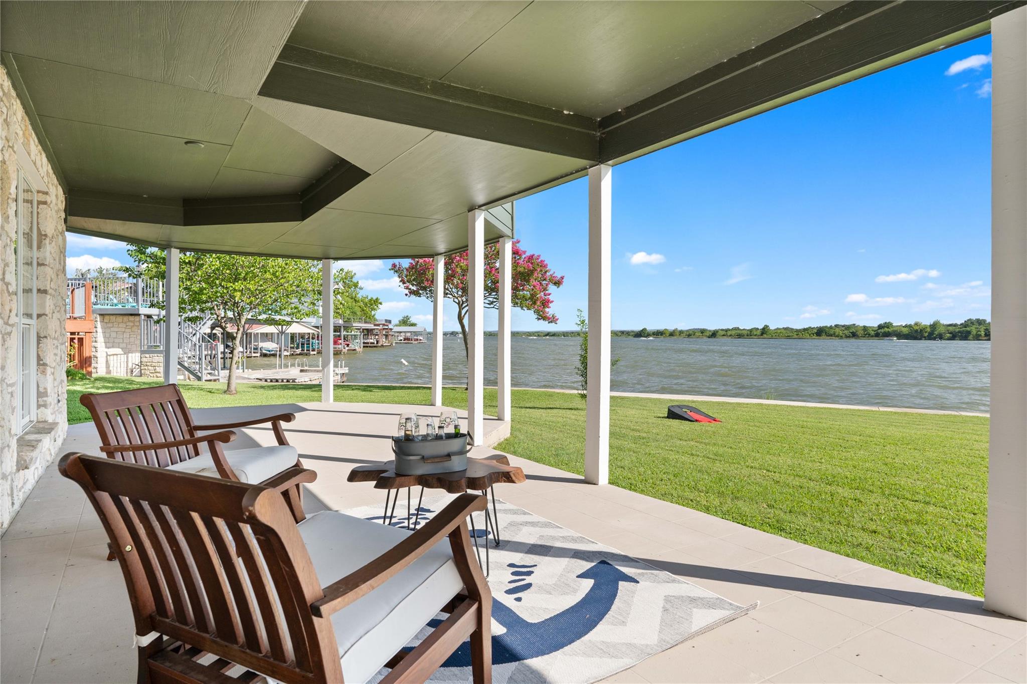 130 Circle Pt Property Photo 5