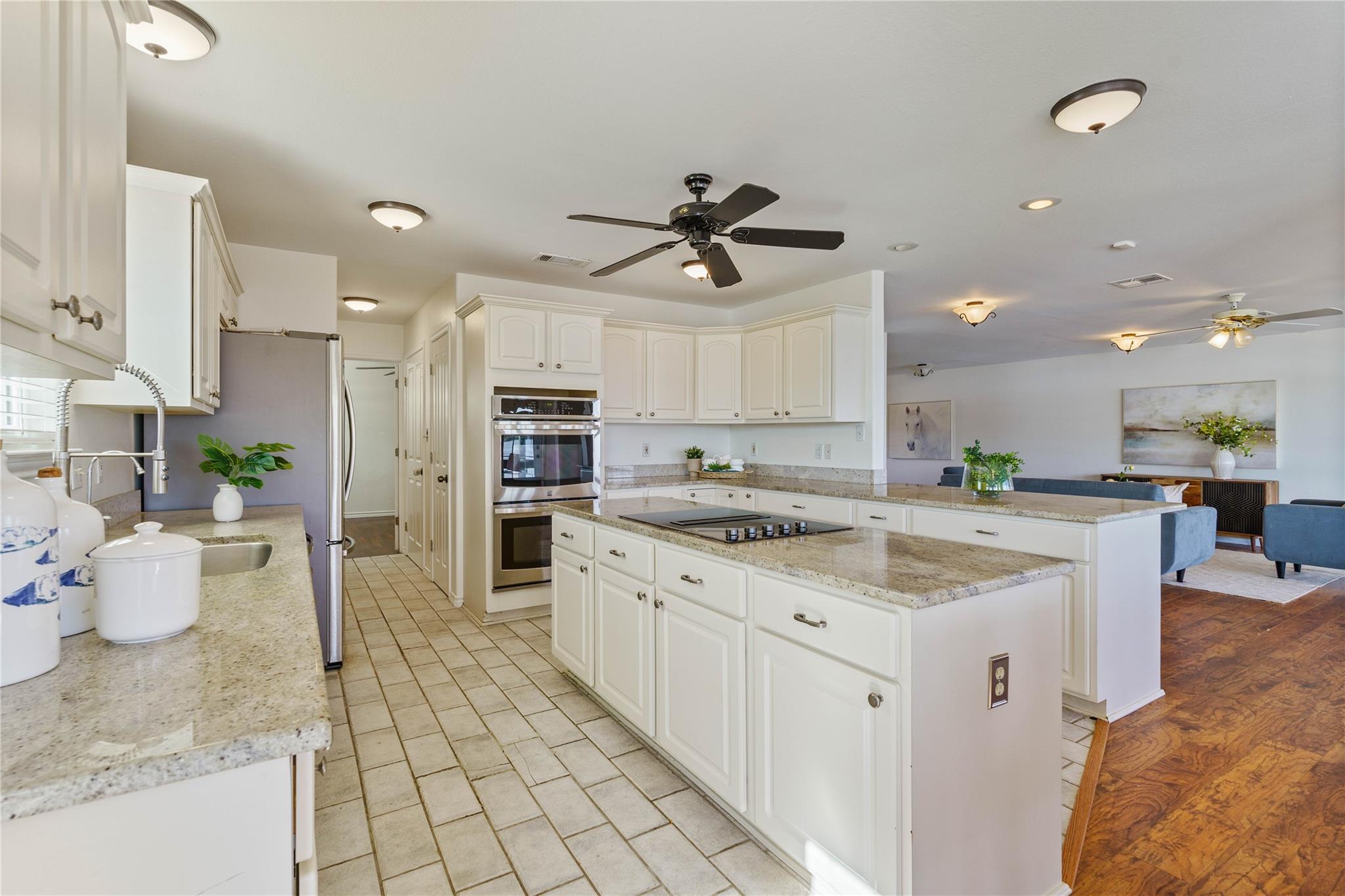 130 Circle Pt Property Photo 11