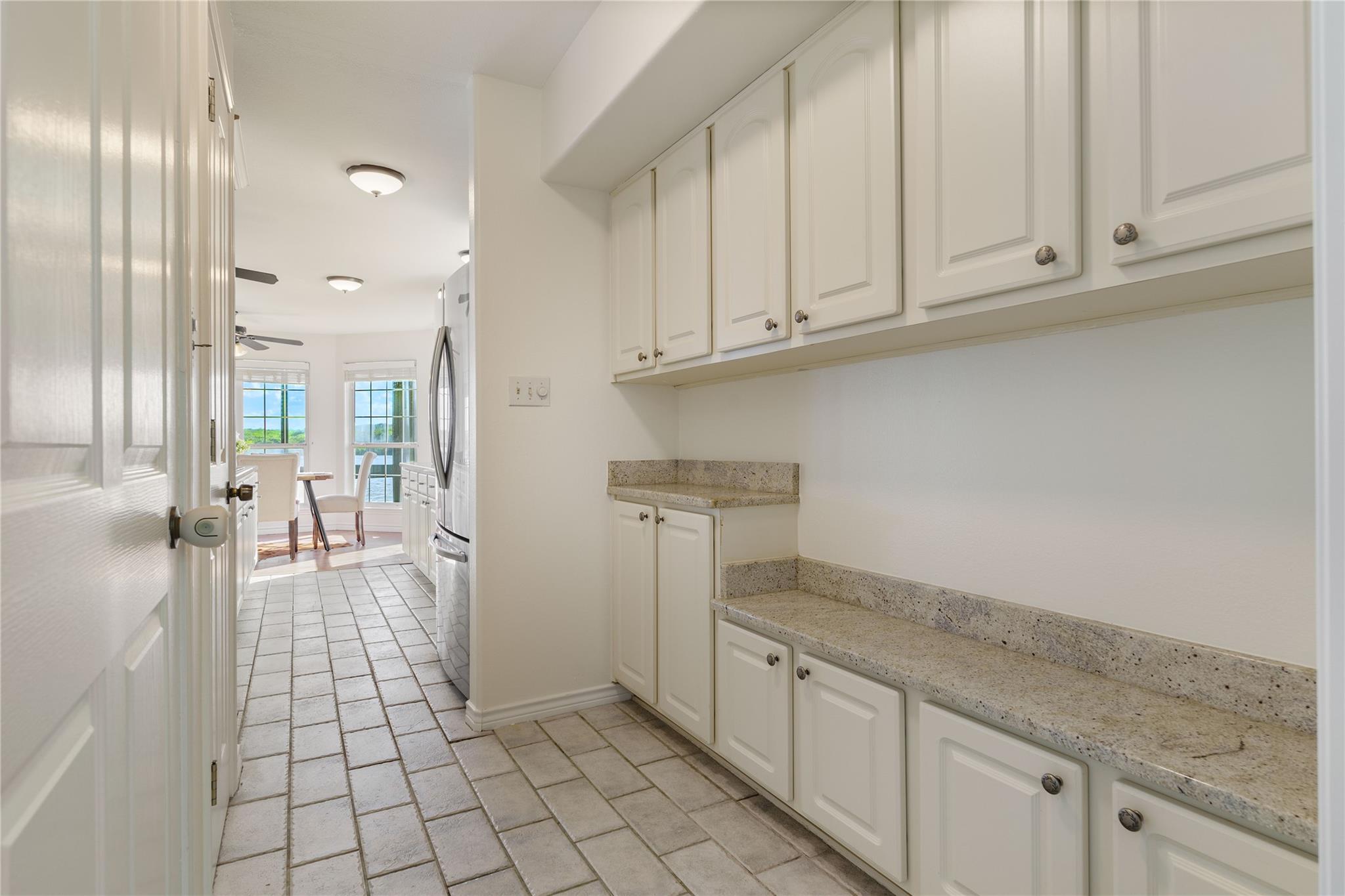 130 Circle Pt Property Photo 12