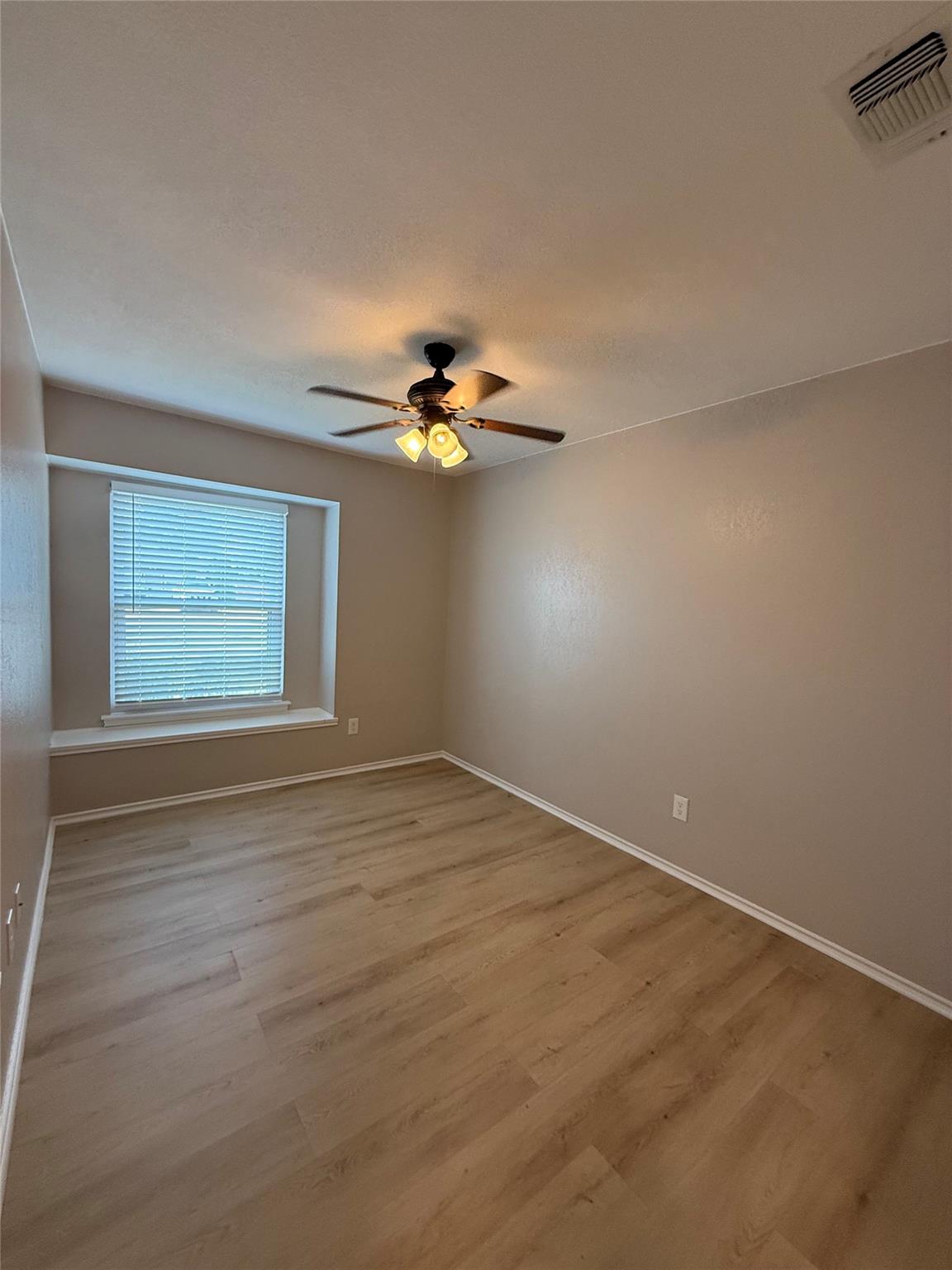 2107 Whispering Dr Property Photo 11