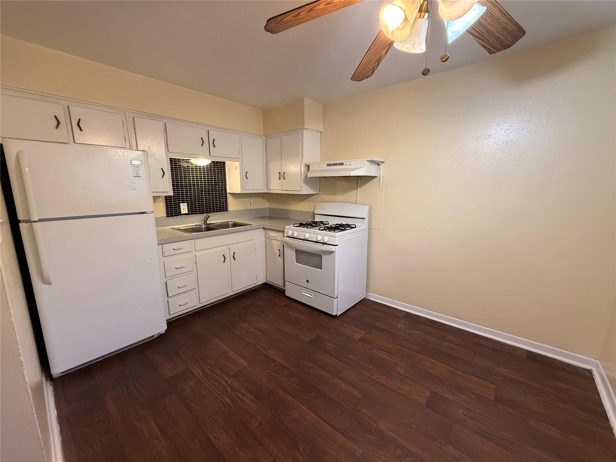 3106 Duval St #205 Property Photo 4