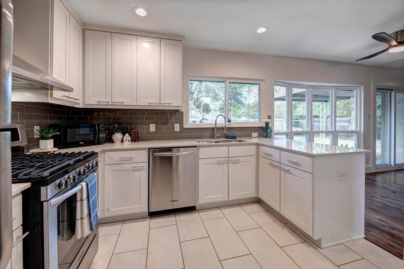 1414 Manford Hill Dr Property Photo 3