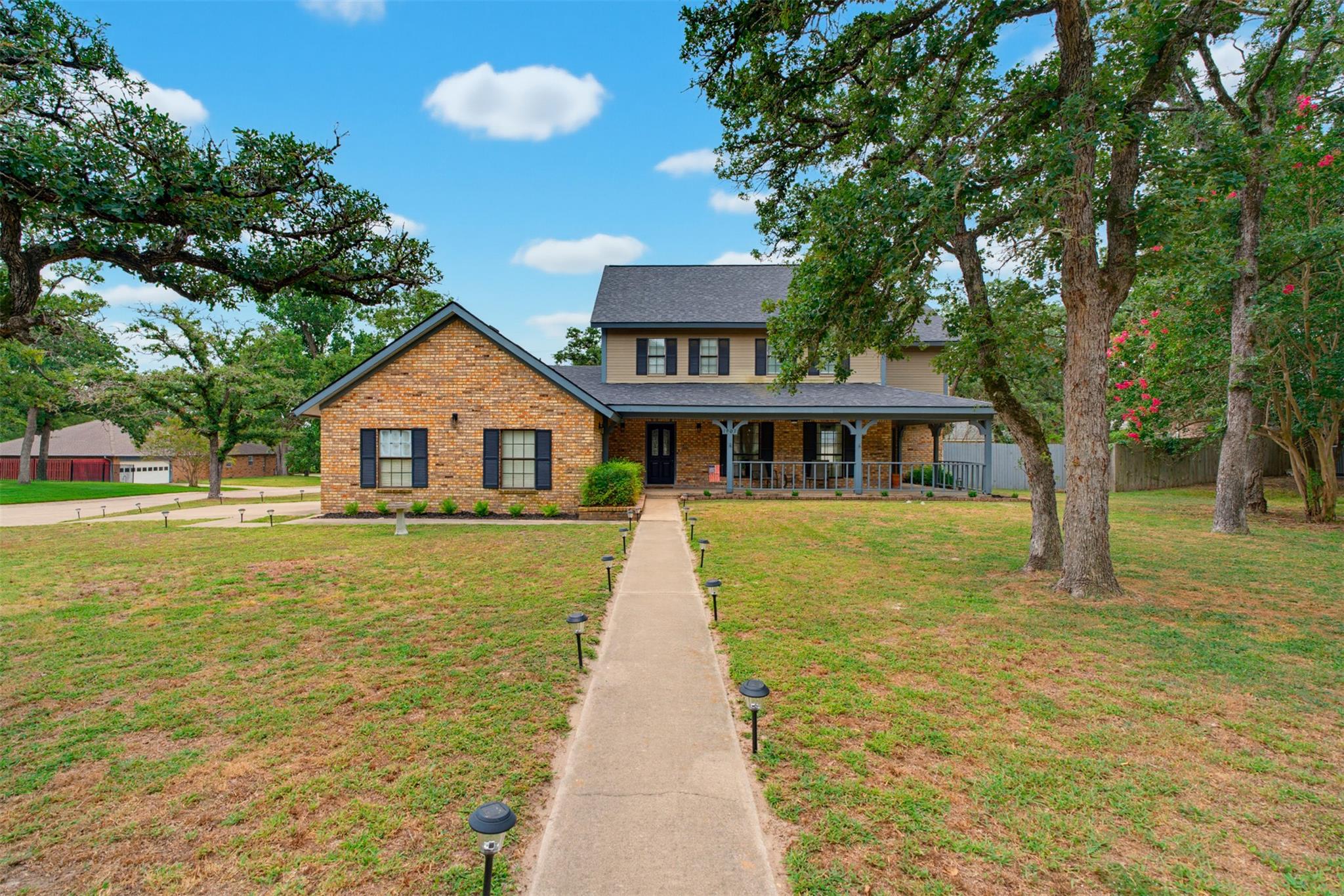 1901 Skyles Rd Property Photo 1