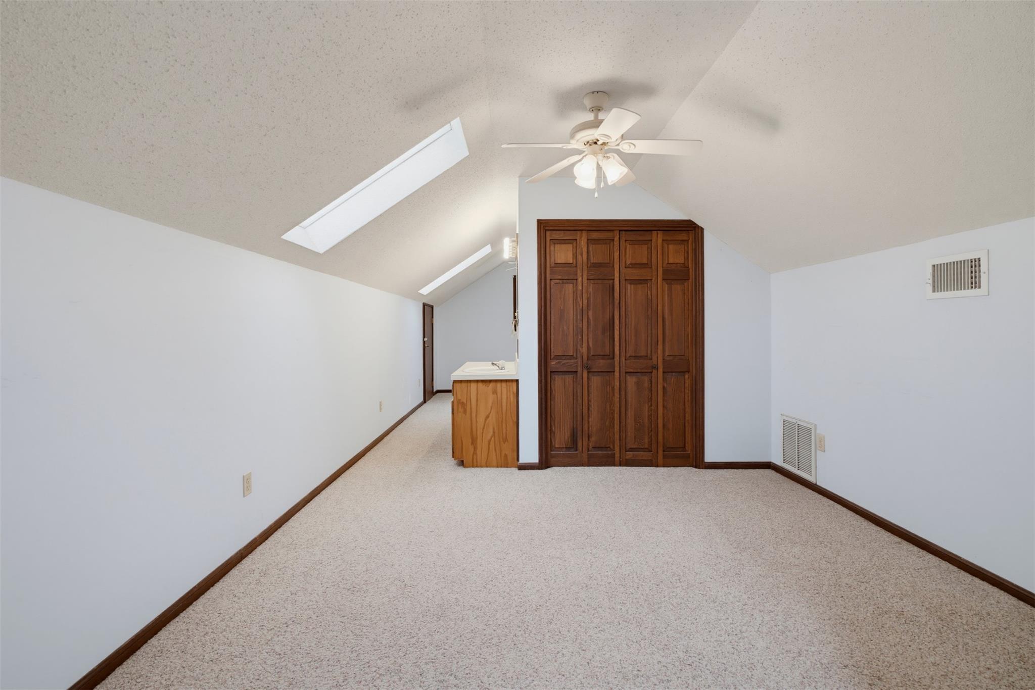 1901 Skyles Rd Property Photo 21