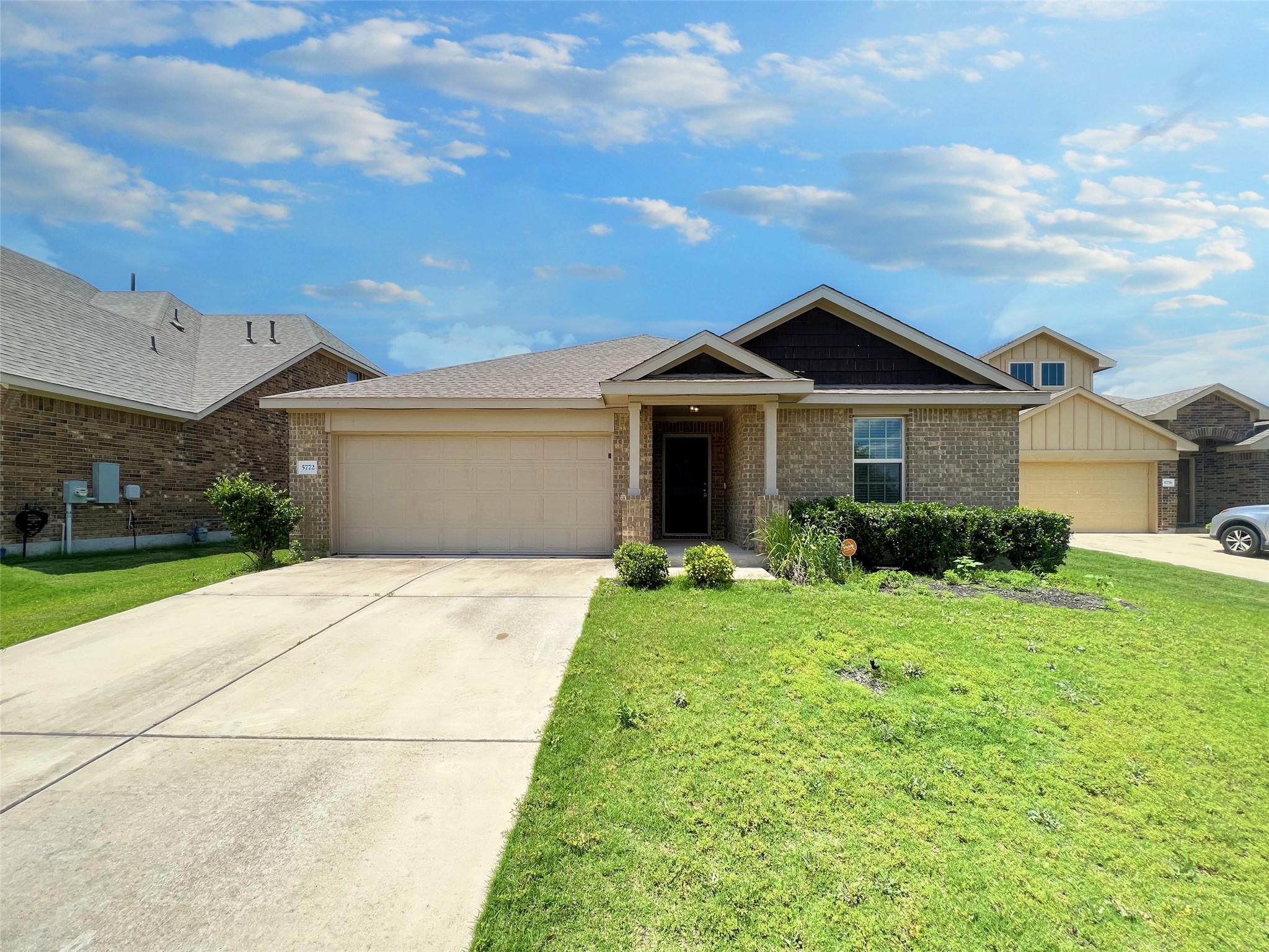 5772 Corsica Loop Property Photo 2