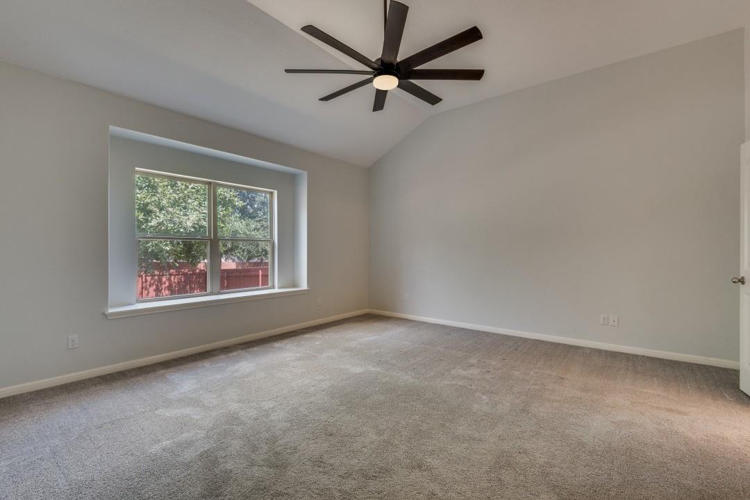 628 Bottle Brush Dr Property Photo 6