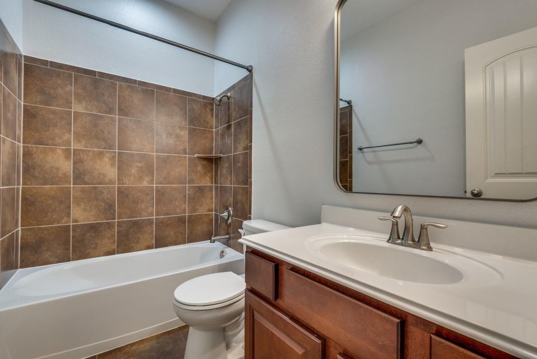 628 Bottle Brush Dr Property Photo 9