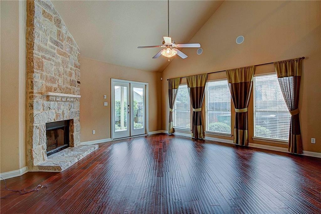 2409 Santa Clara Ln Property Photo 4